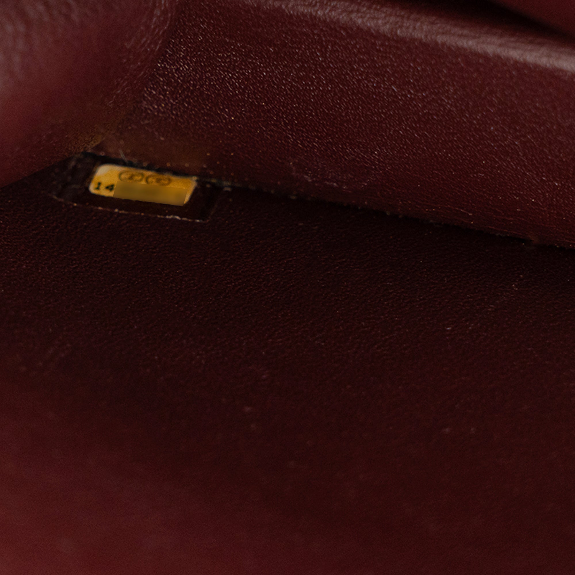 CHANEL - Sac à épaule Classique/Timeless Chanel en cuir lisse noir