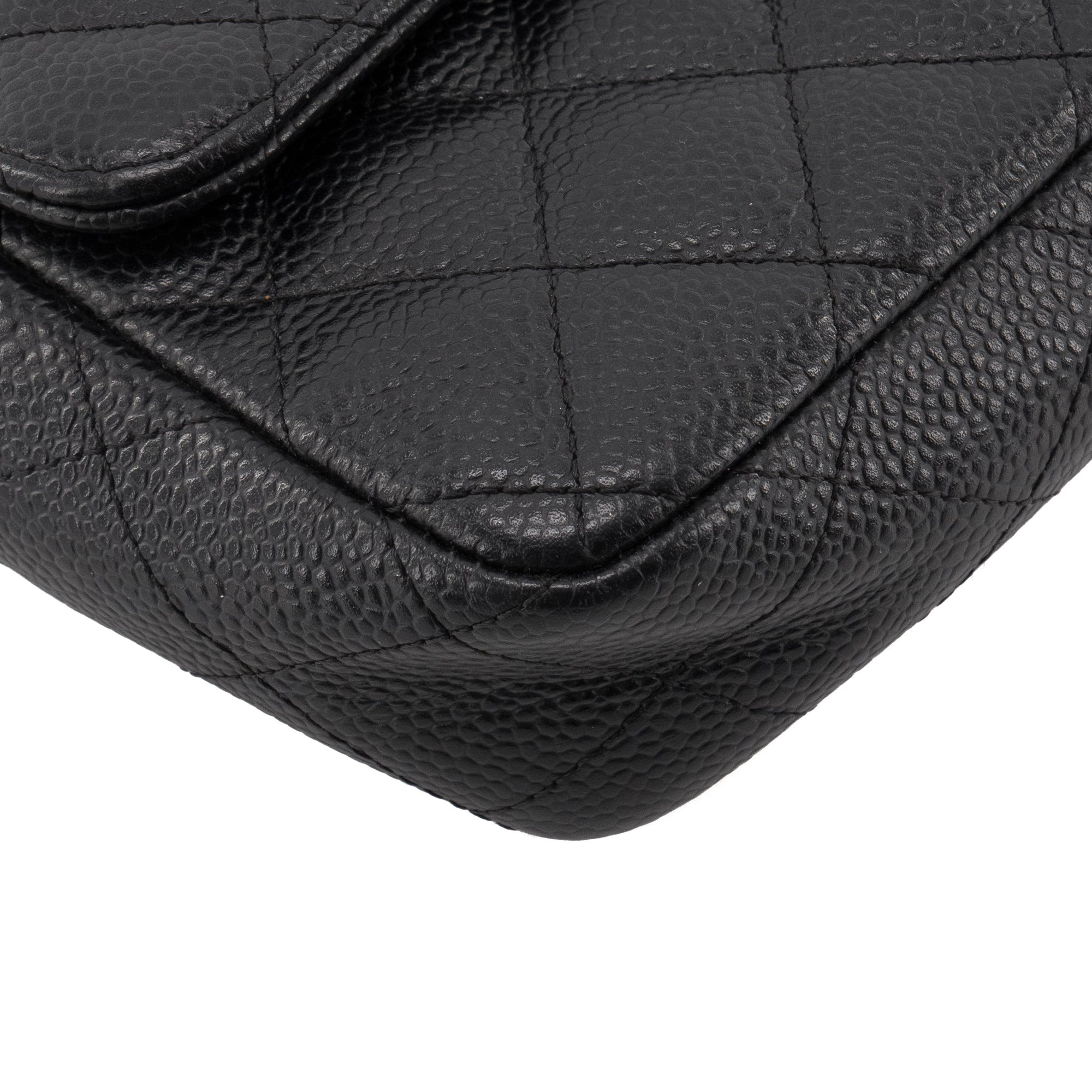 CHANEL - Sac à épaule Classique/Timeless East West Chanel en cuir caviar noir