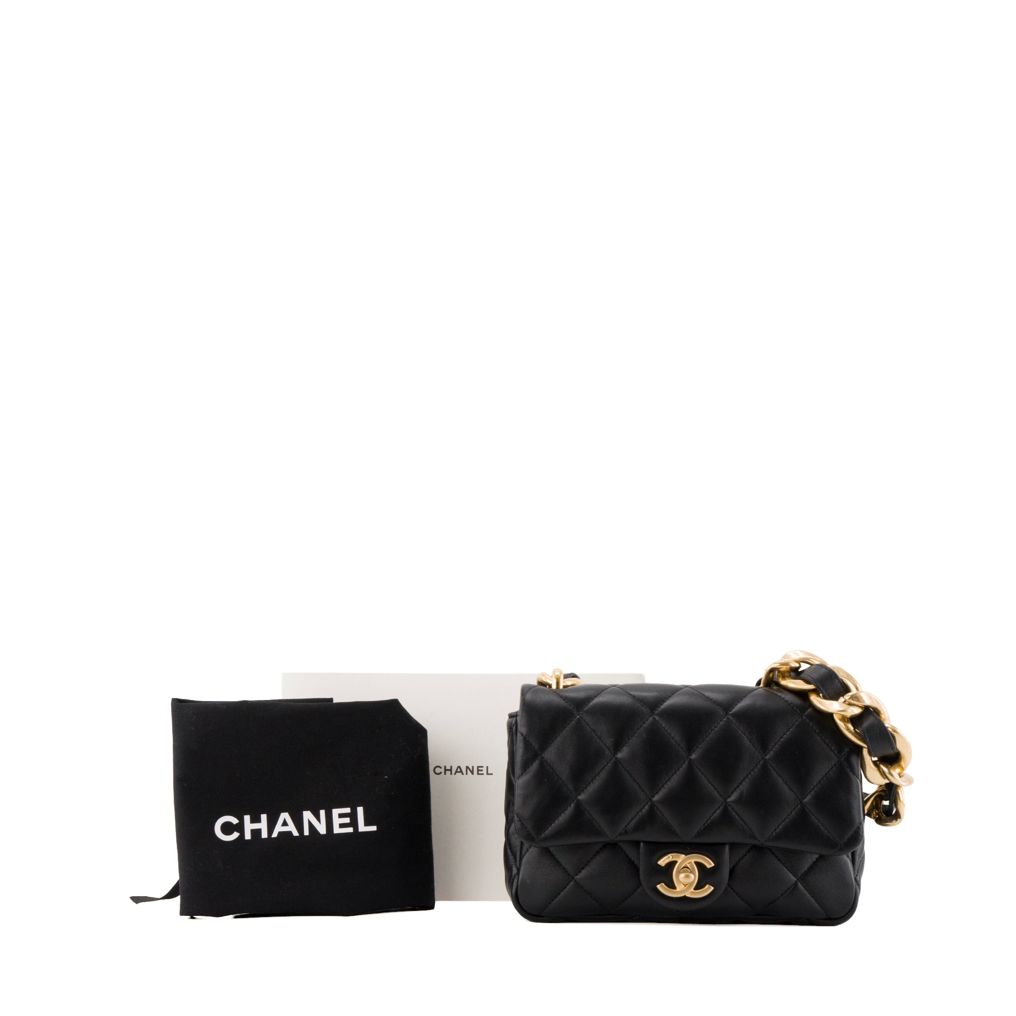 CHANEL - Sac à épaule Funky Town Chanel en cuir lisse noir