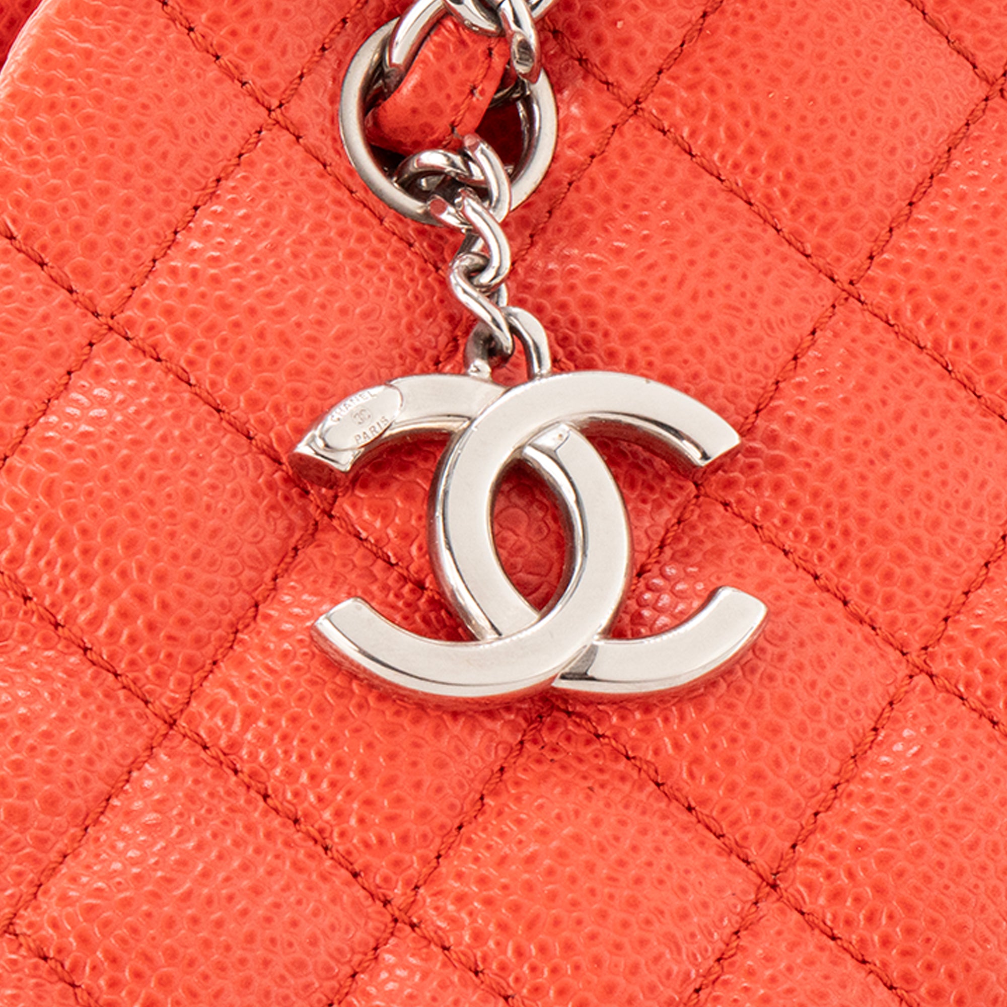 CHANEL - Sac à épaule Mademoiselle Chanel en cuir grainé orange