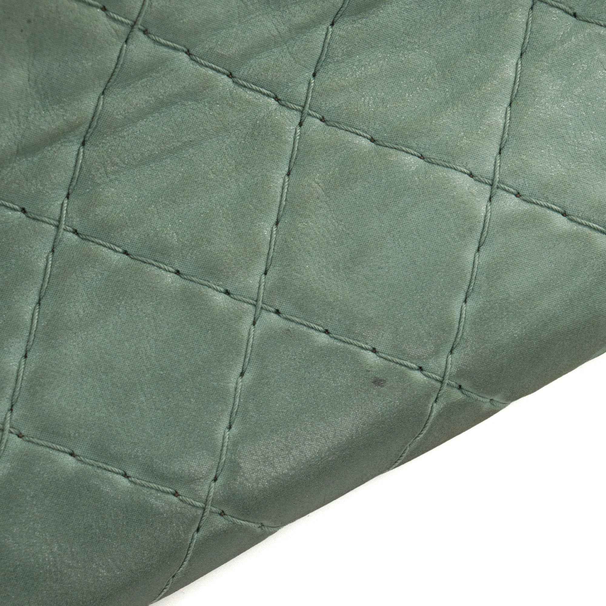 CHANEL - Sac à épaule Mademoiselle Chanel en cuir lisse vert