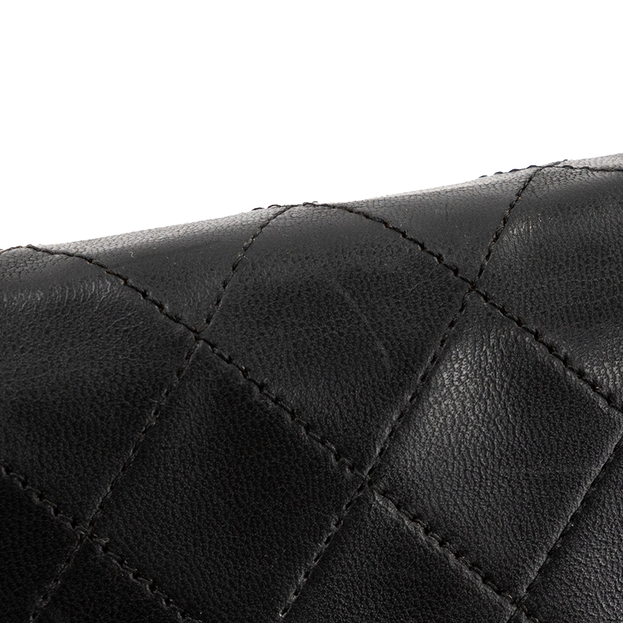 CHANEL - Sac à épaule Classique/Timeless Simple Flap Chanel en cuir lisse noir vintage