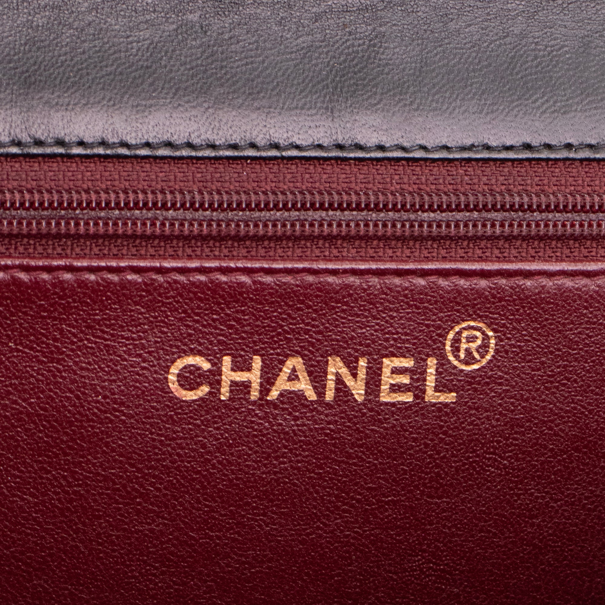 CHANEL - Sac à épaule Simple Rabat Chanel en cuir lisse noir vintage