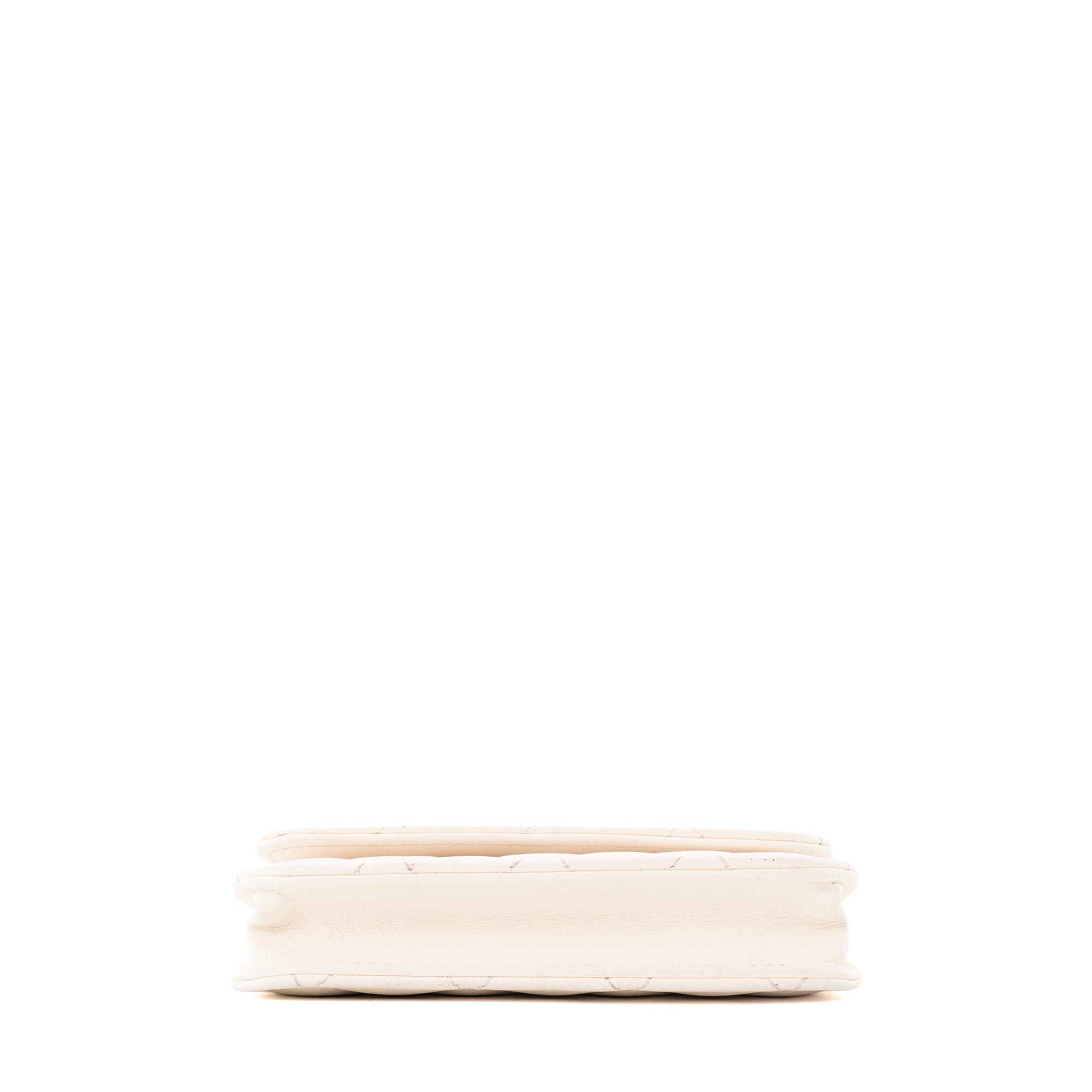 CHANEL - Sac à épaule Wallet On Chain Mini Chanel en cuir lisse blanc