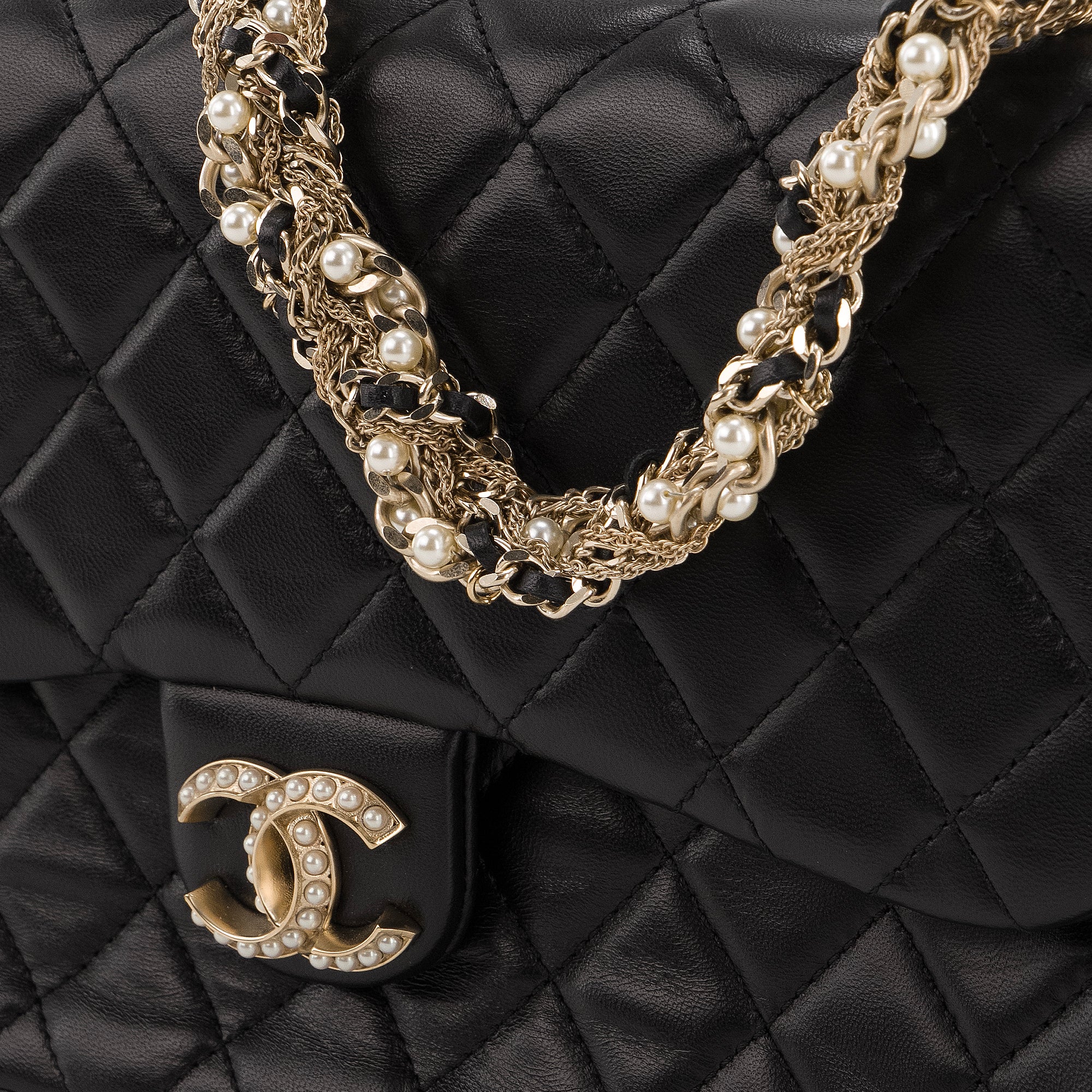 CHANEL - Sac à épaule Westminster Pearl Chanel en cuir lisse noir