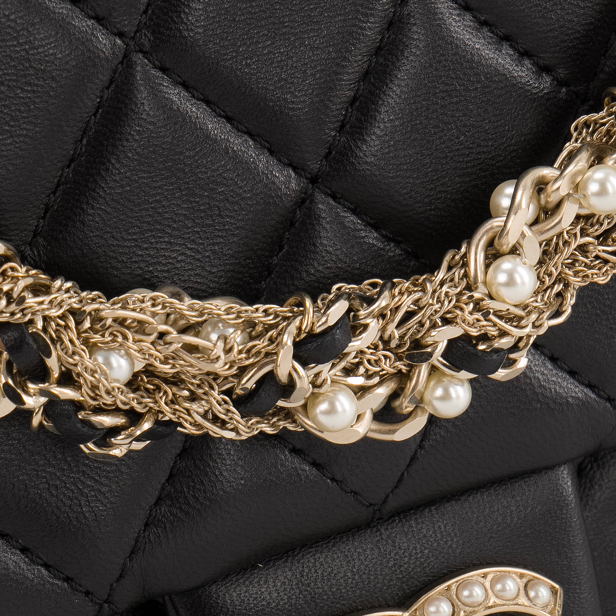 CHANEL - Sac à épaule Westminster Pearl Chanel en cuir lisse noir