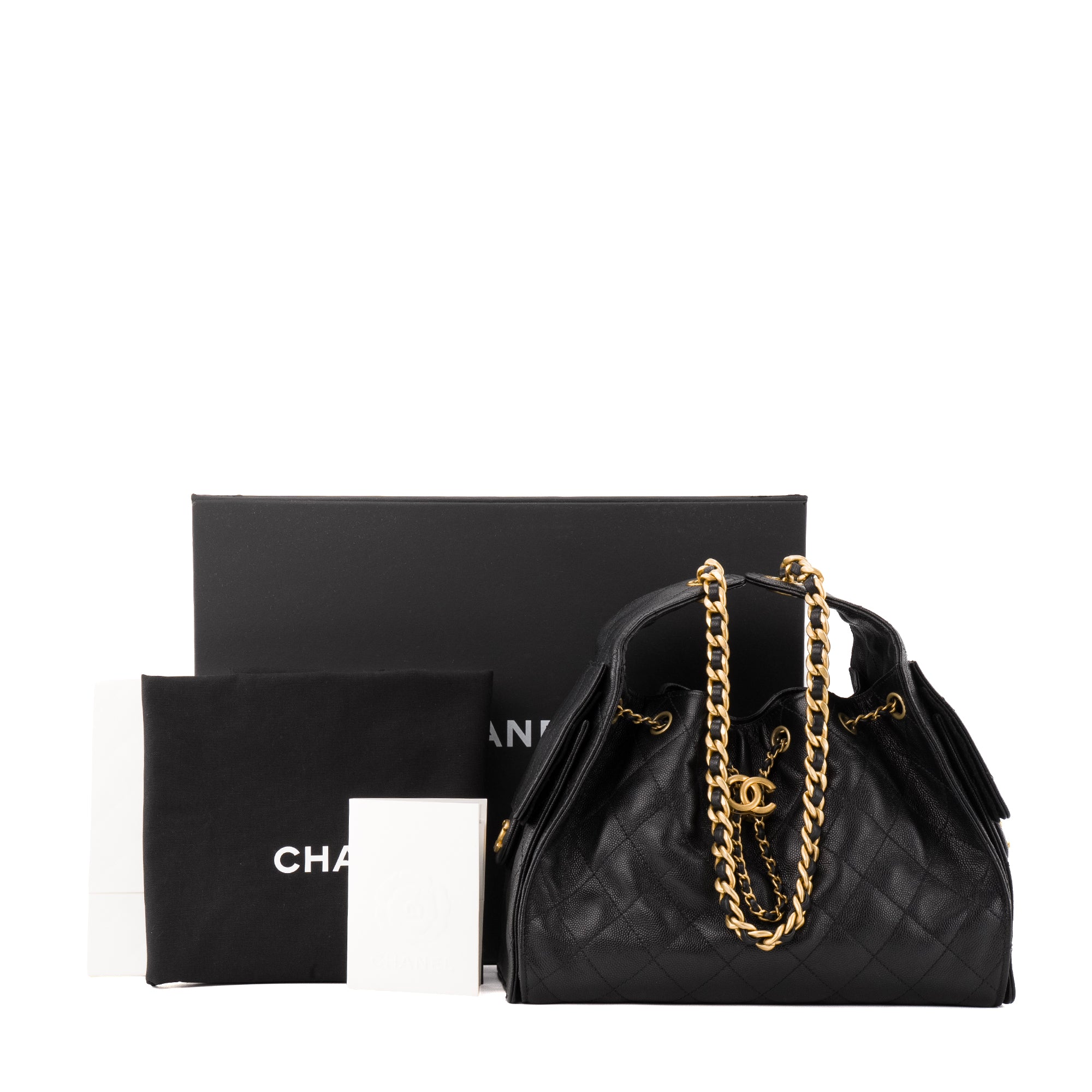 CHANEL - Sac à main 25 Chanel en cuir caviar noir