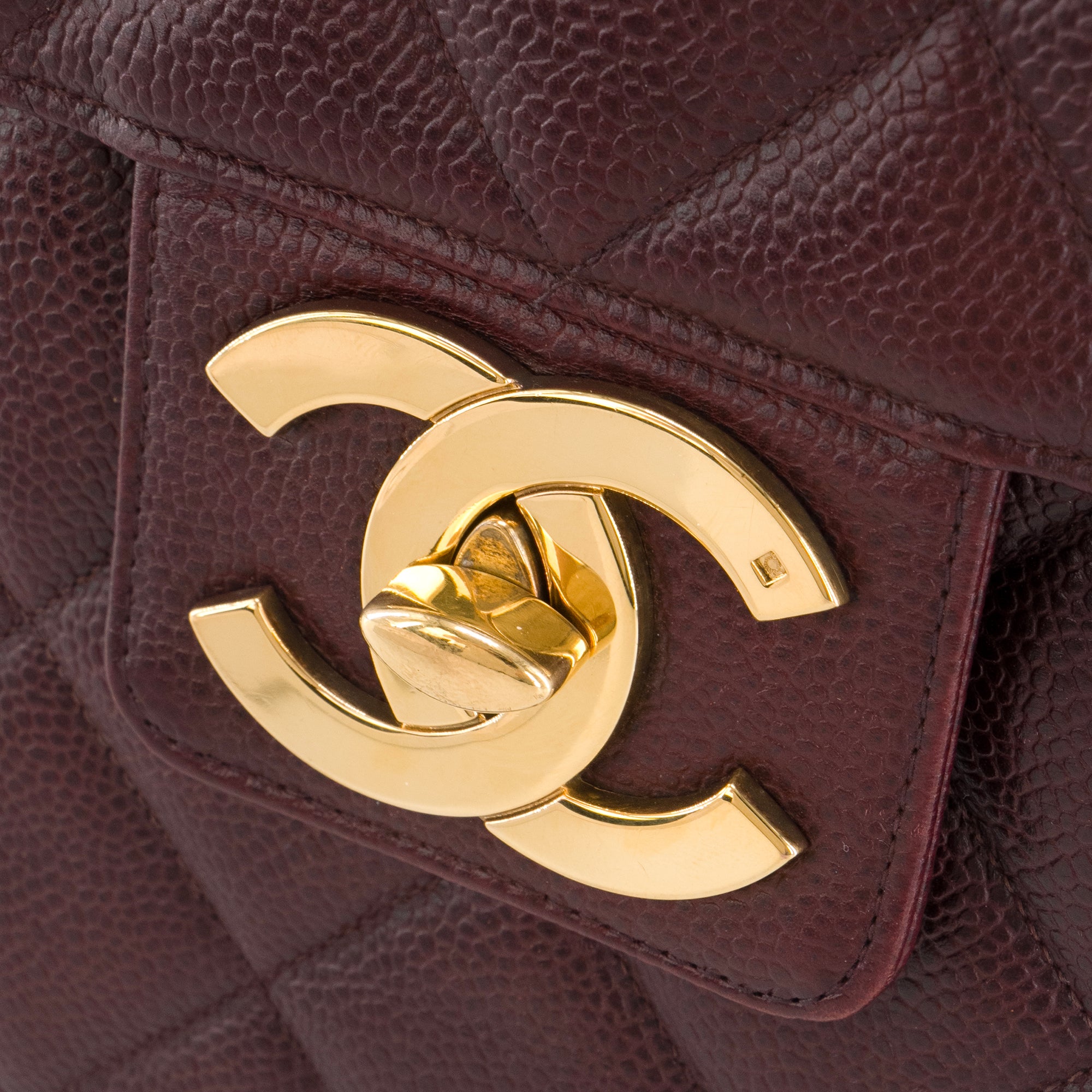 CHANEL - Sac à main Cartable Chanel en cuir caviar bordeaux vintage