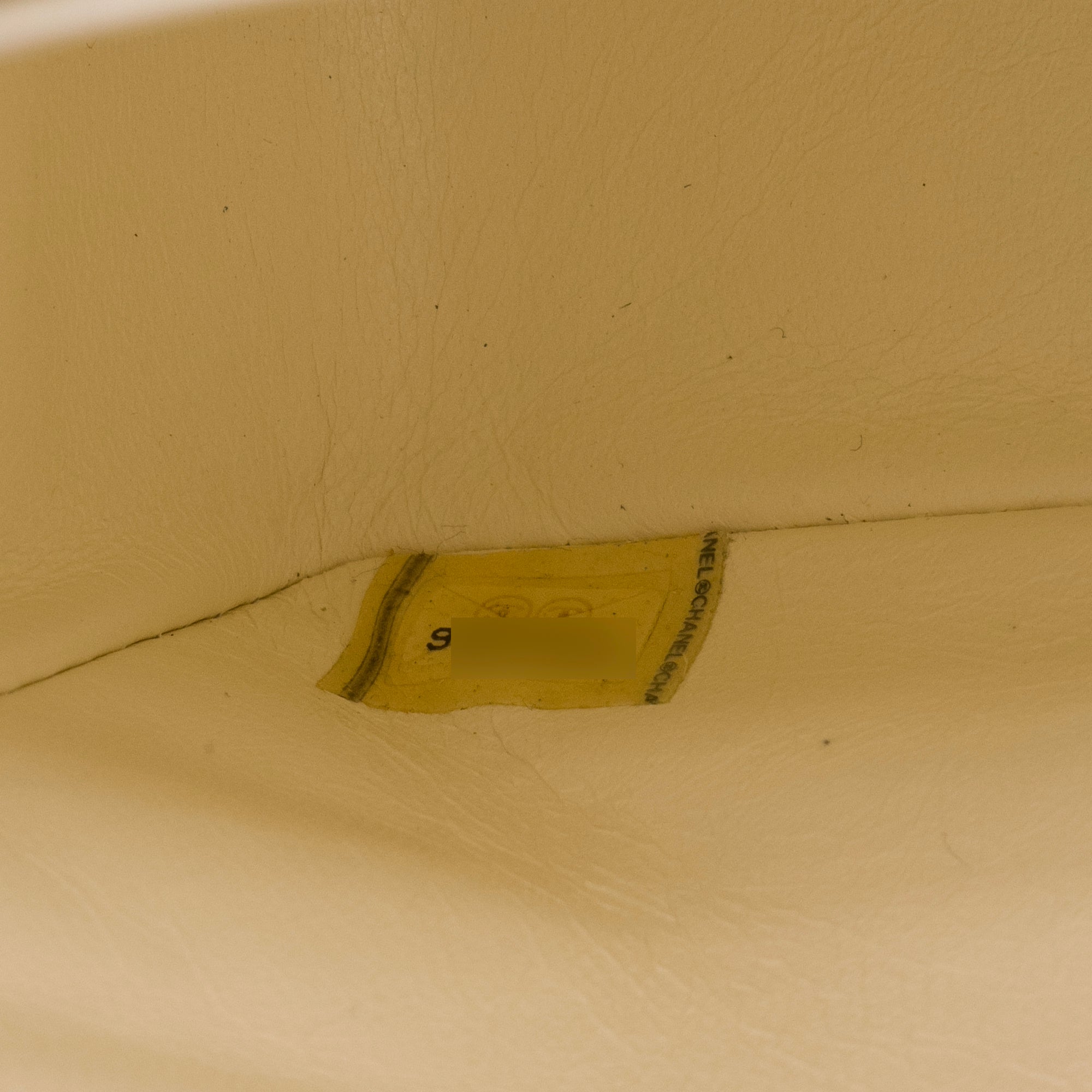 CHANEL - Sac à main Classique/Timeless 11.12 Chanel en cuir blanc vintage