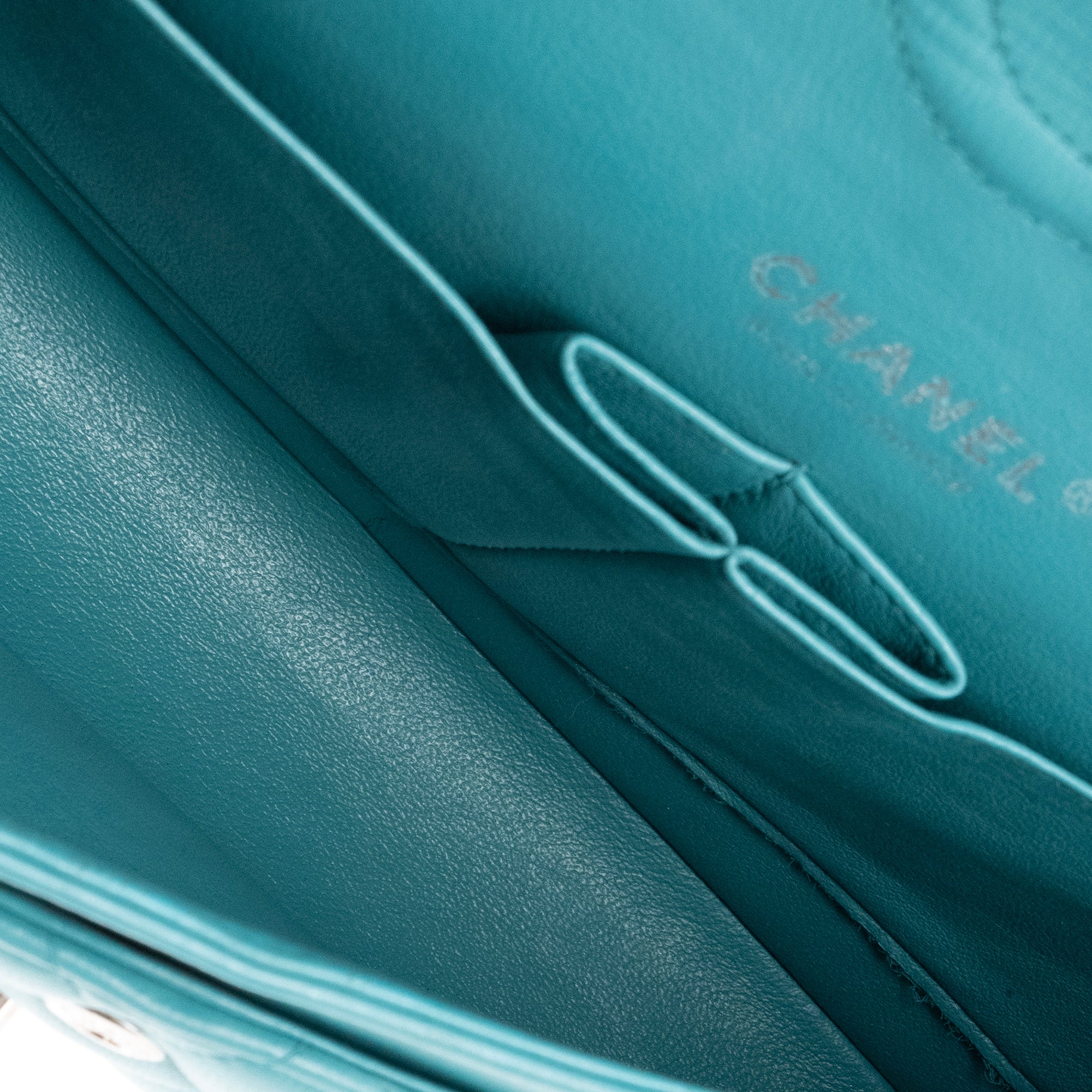 CHANEL - Sac à main Classique/Timeless 11.12 Chanel en cuir bleu