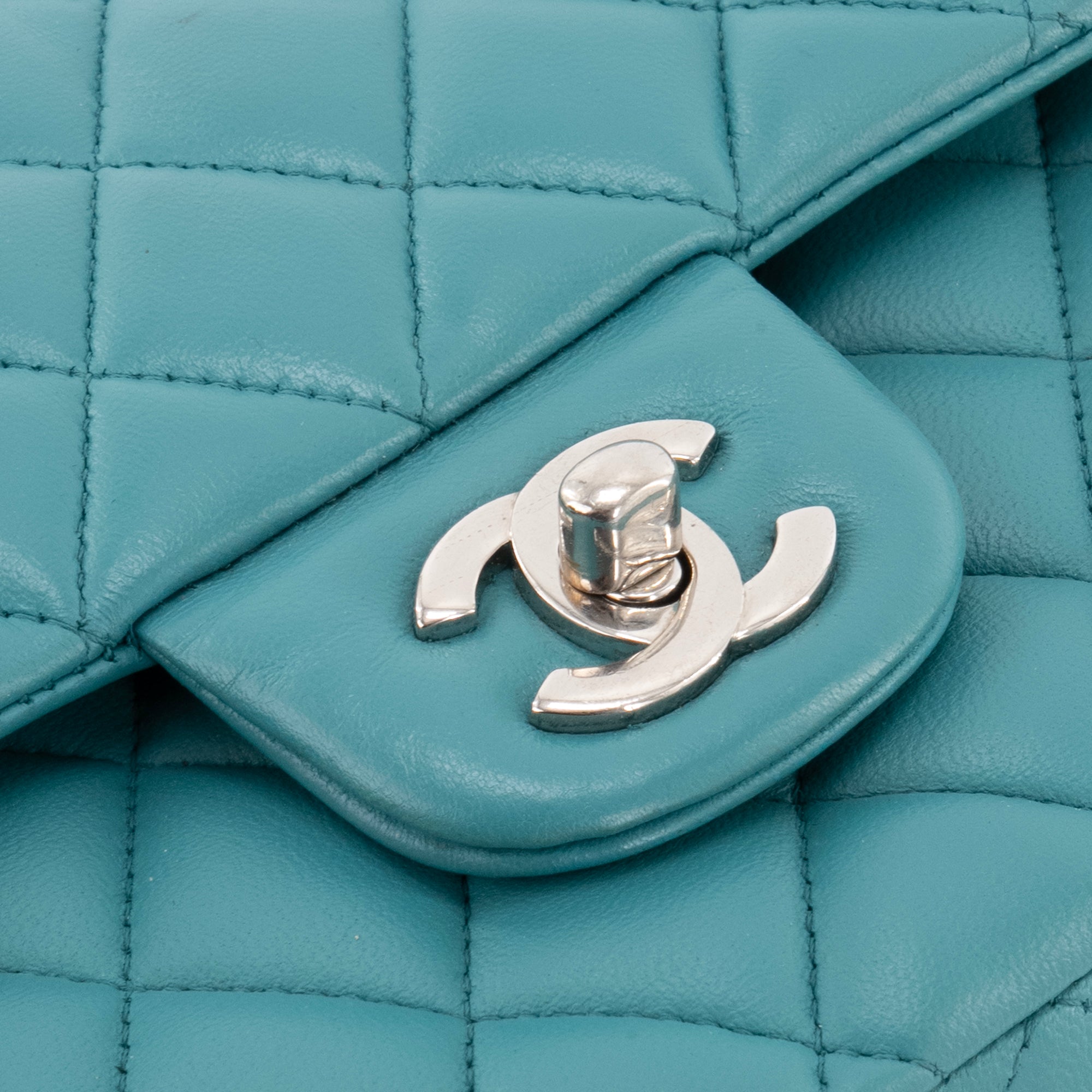 CHANEL - Sac à main Classique/Timeless 11.12 Chanel en cuir bleu