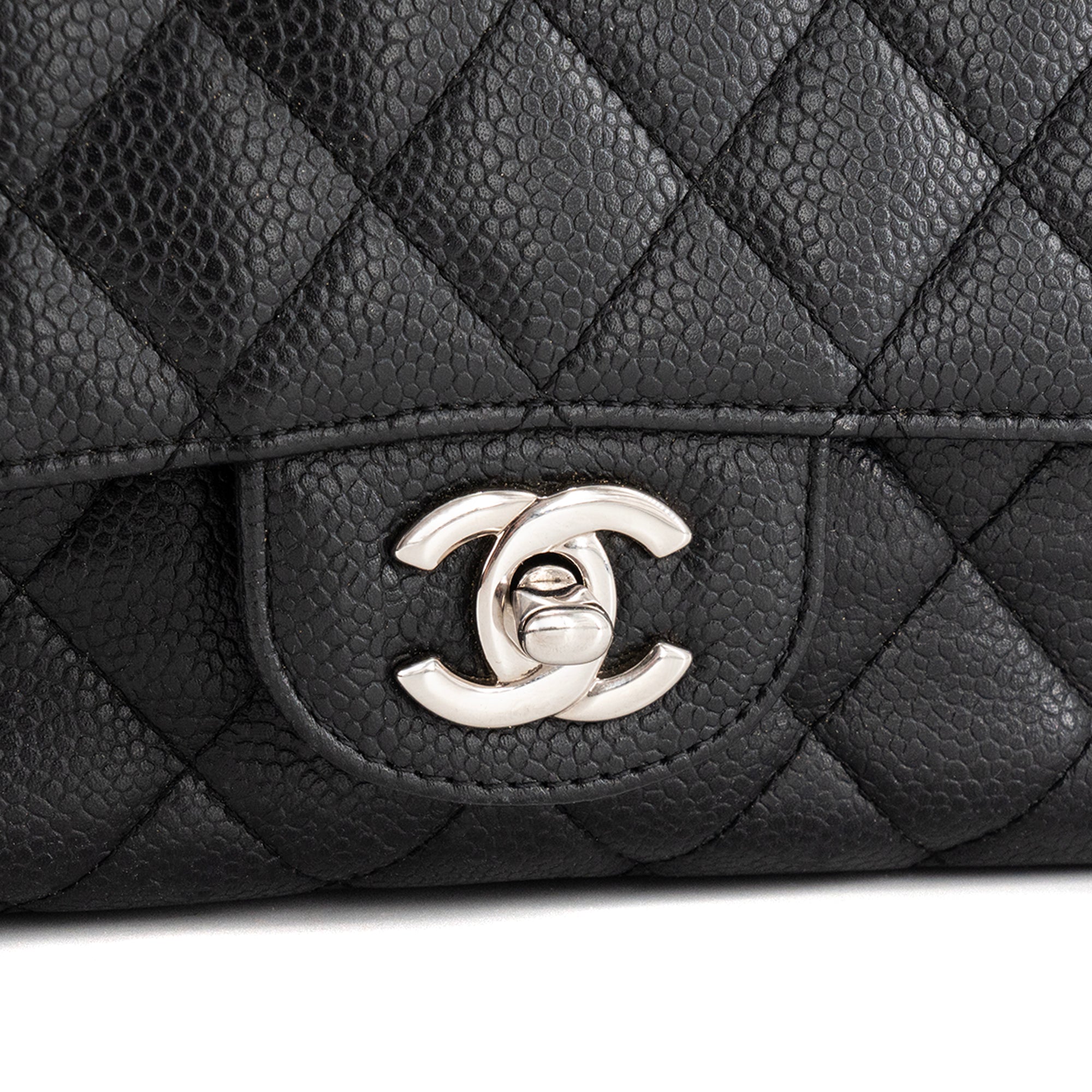 CHANEL - Sac à main Classique/Timeless 11.12 Chanel en cuir caviar noir