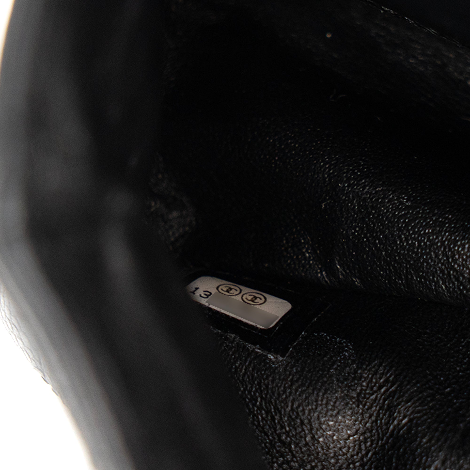 CHANEL - Sac à main Classique/Timeless 11.12 Chanel en cuir caviar noir