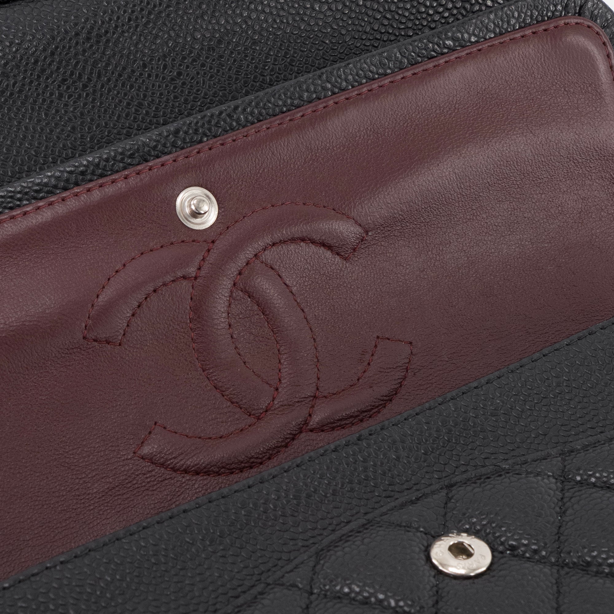 CHANEL - Sac à main Classique/Timeless 11.12 Chanel en cuir caviar noir