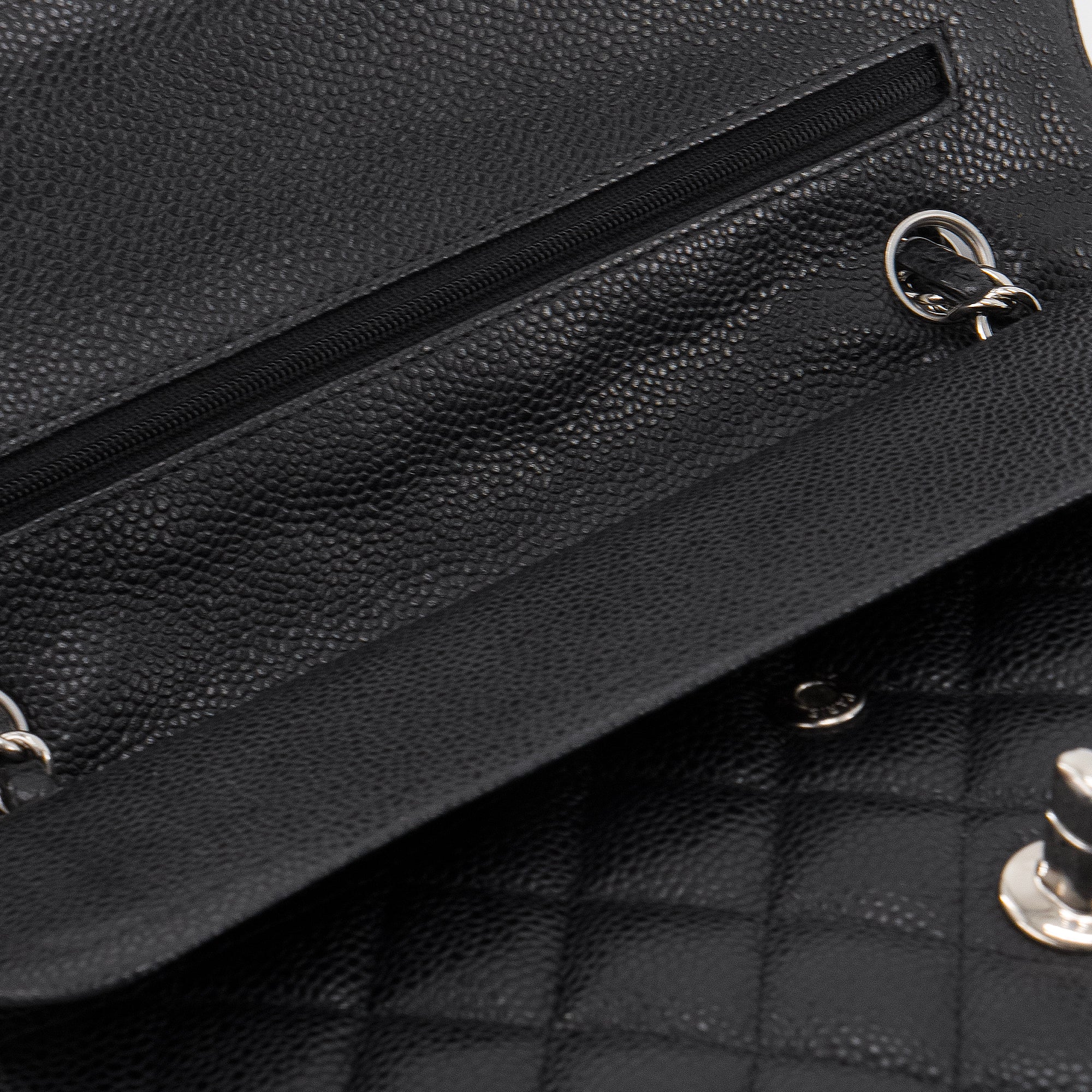 CHANEL - Sac à main Classique/Timeless 11.12 Chanel en cuir caviar noir