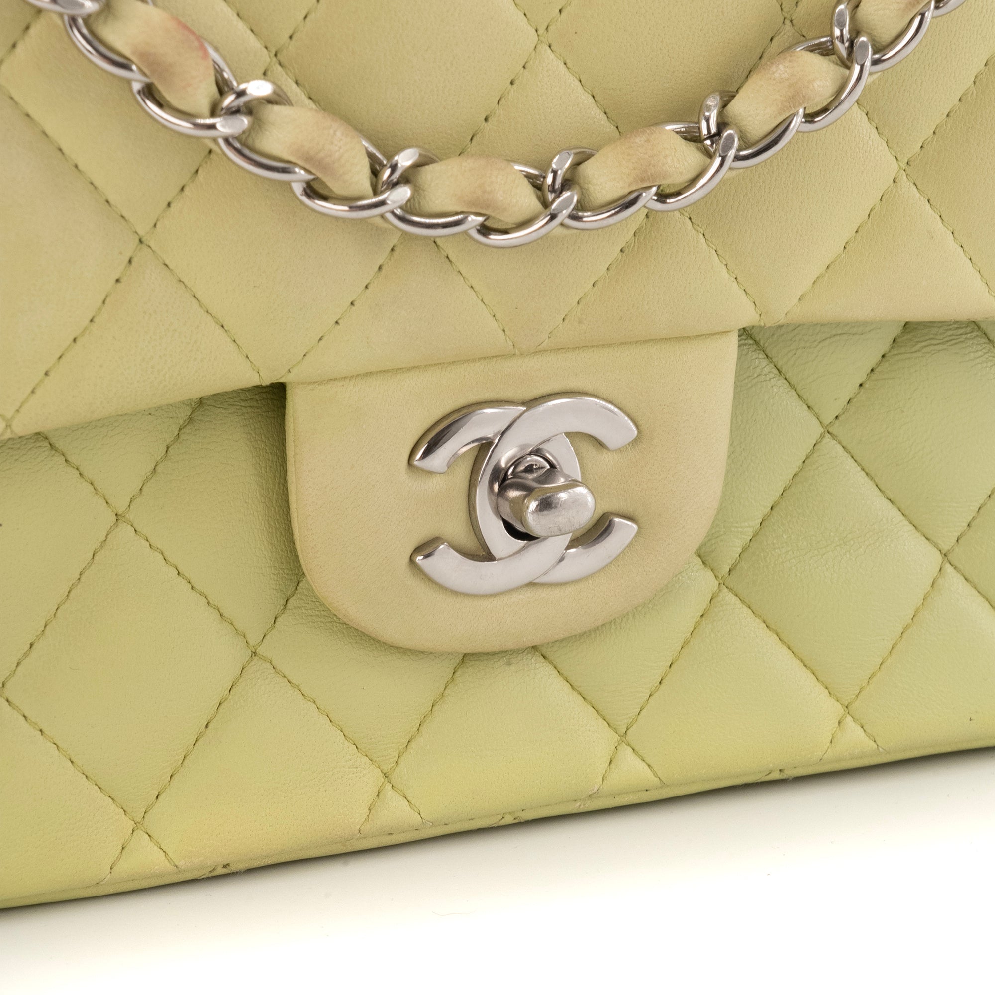 CHANEL - Sac à main Classique/Timeless 11.12 Chanel en cuir d'agneau vert