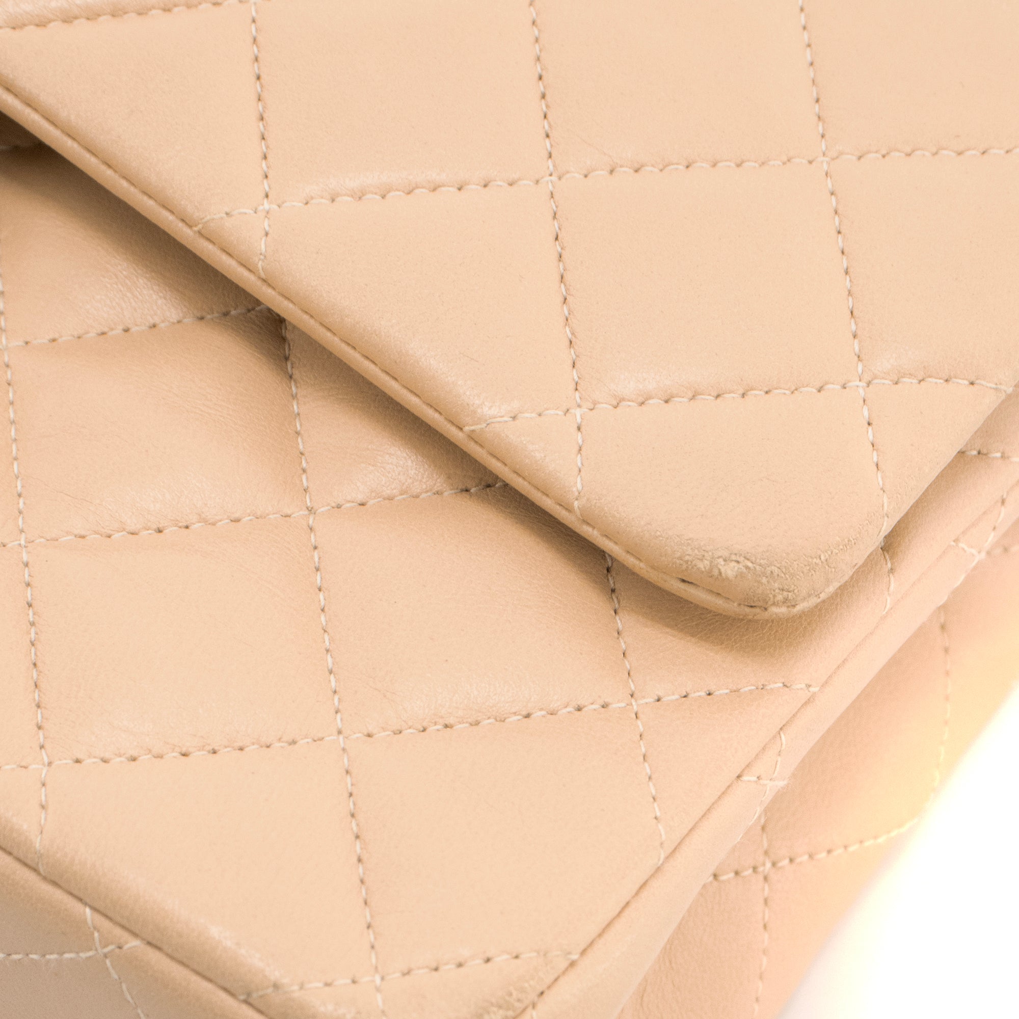 CHANEL - Sac à main Classique/Timeless 11.12 Chanel en cuir lisse beige vintage