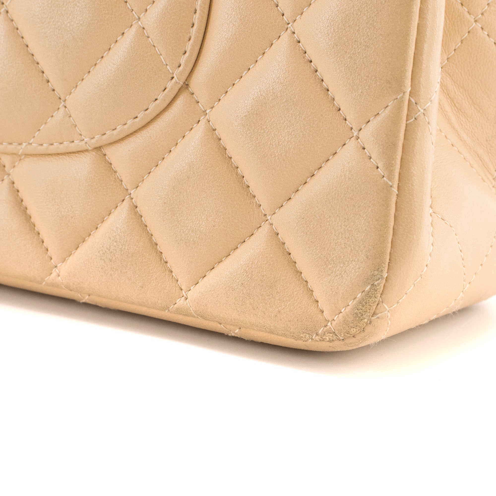 CHANEL - Sac à main Classique/Timeless 11.12 Chanel en cuir lisse beige vintage