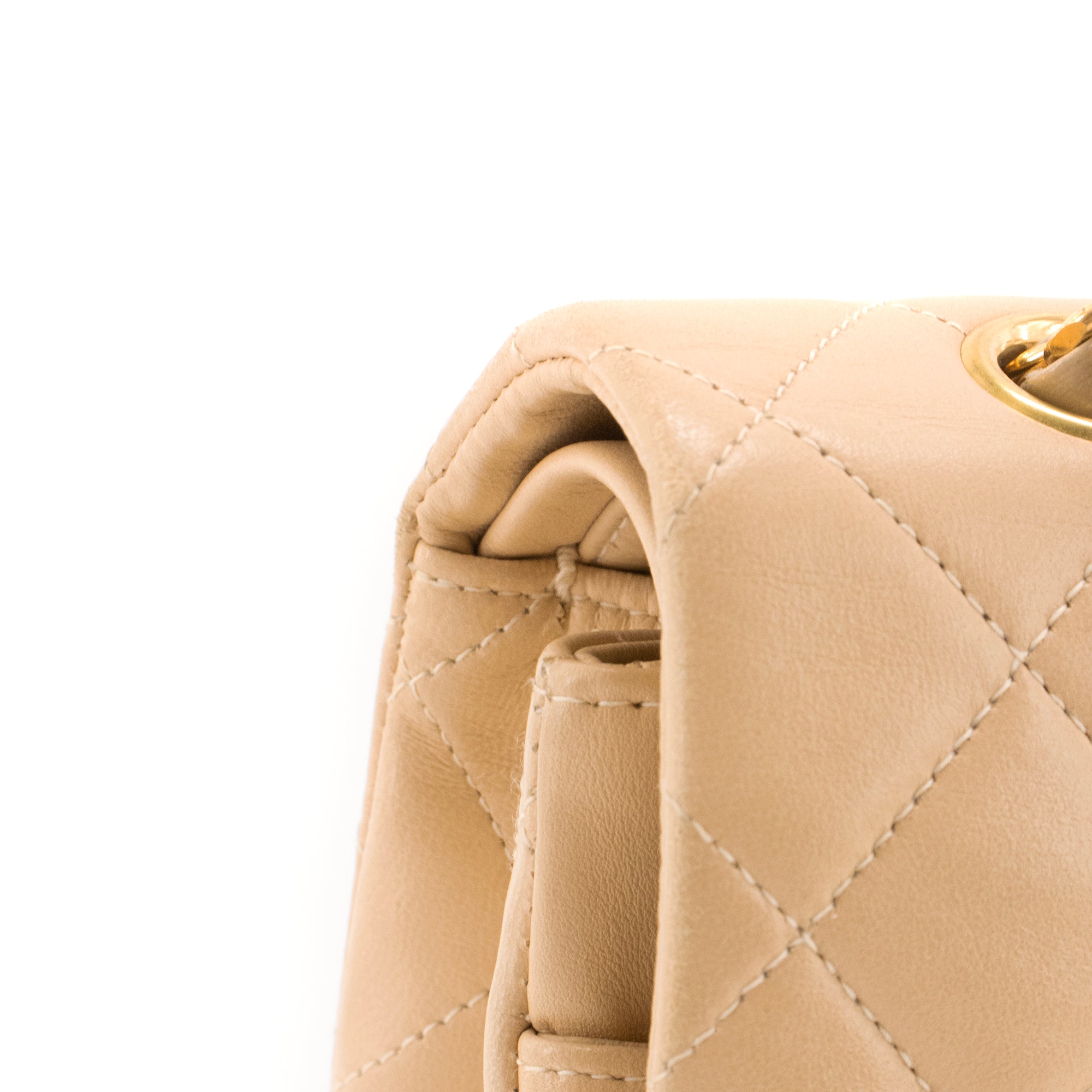 CHANEL - Sac à main Classique/Timeless 11.12 Chanel en cuir lisse beige vintage