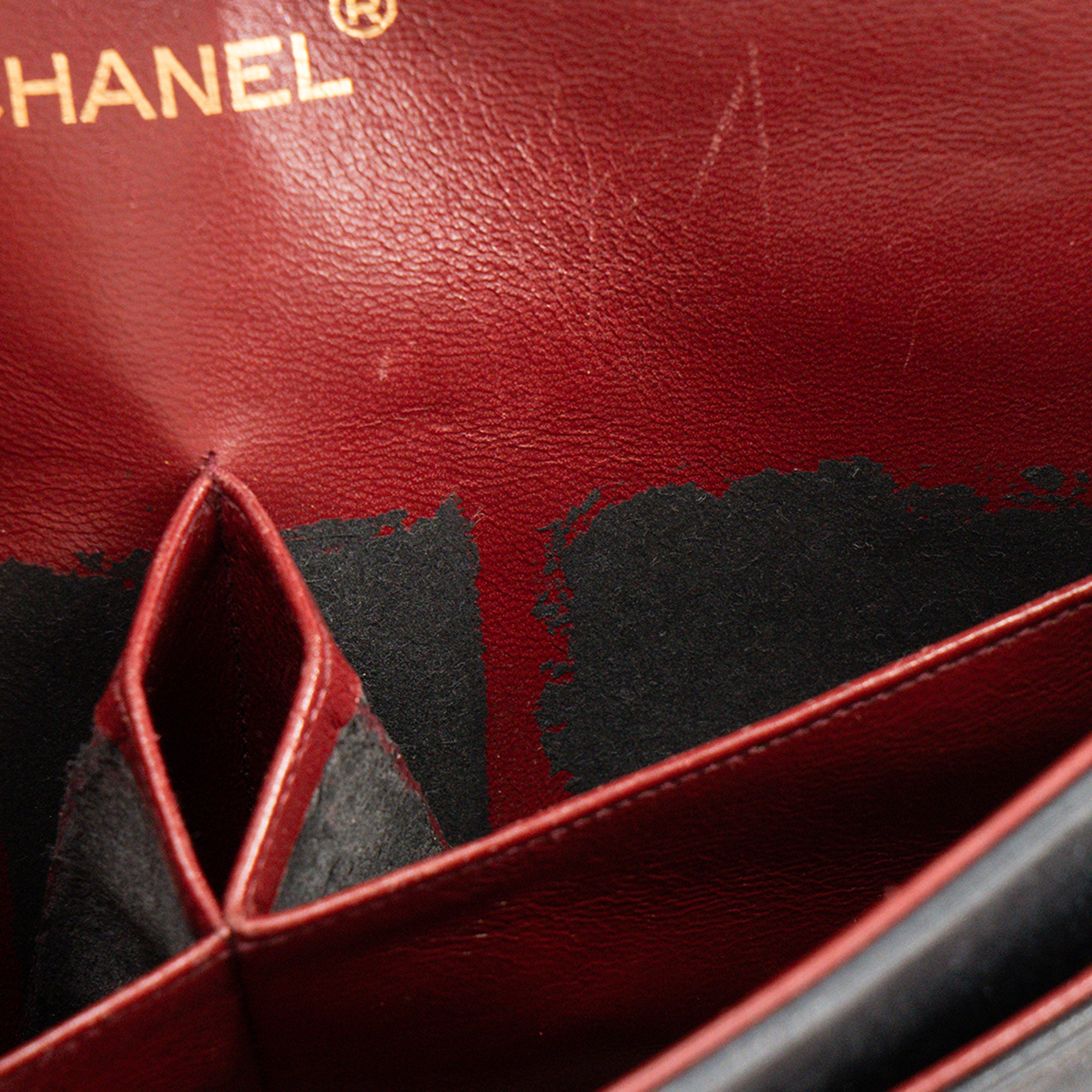 CHANEL - Sac à main Classique/Timeless 11.12 Chanel en cuir lisse noir