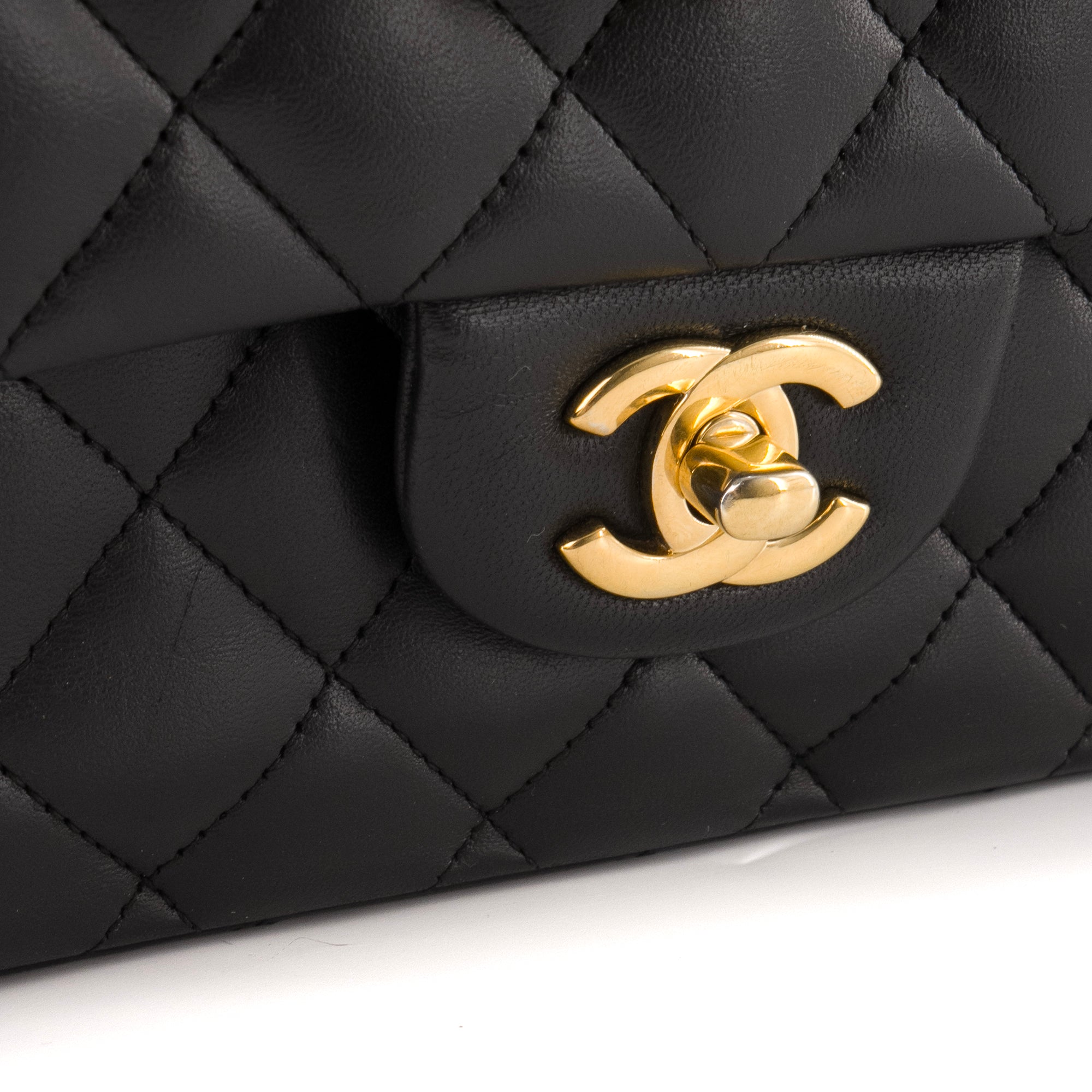 CHANEL - Sac à main Classique/Timeless 11.12 Chanel en cuir lisse noir