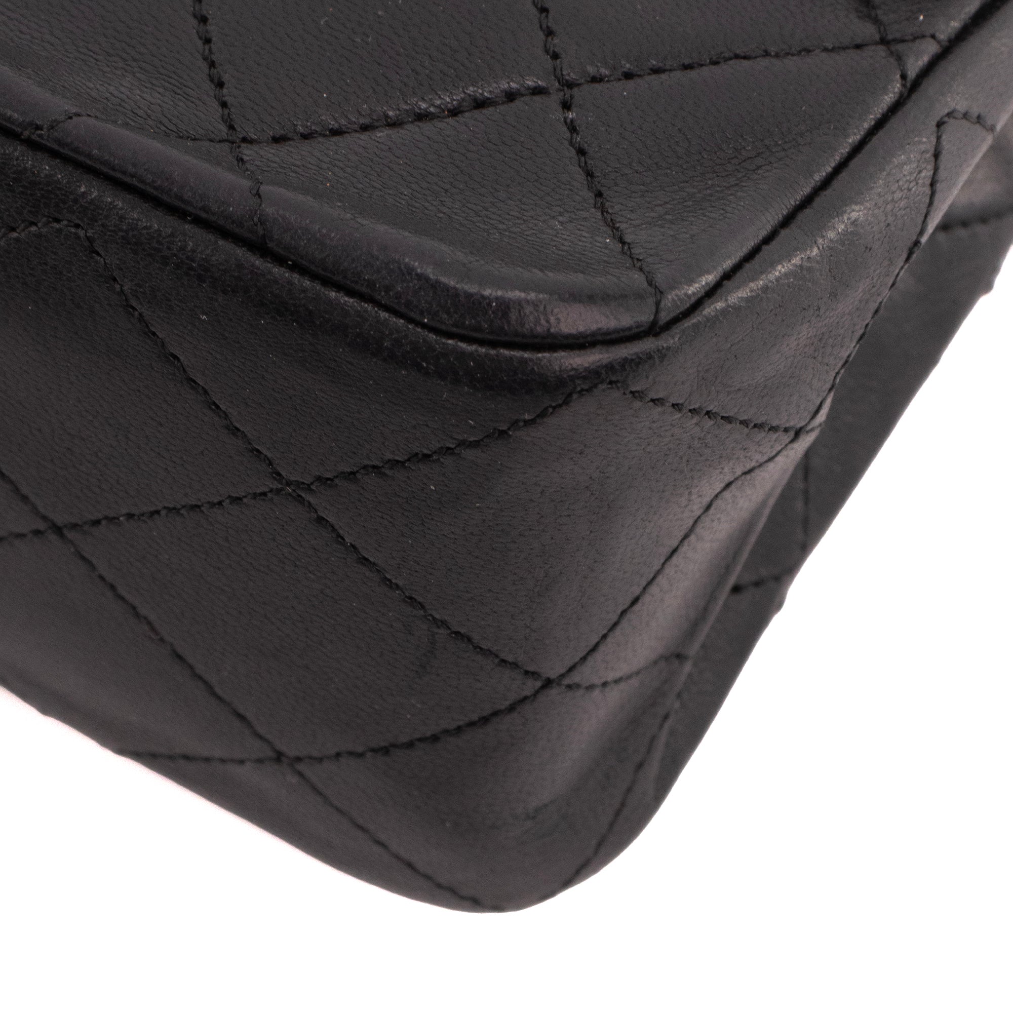 CHANEL - Sac à main Classique/Timeless 11.12 Chanel en cuir lisse noir vintage