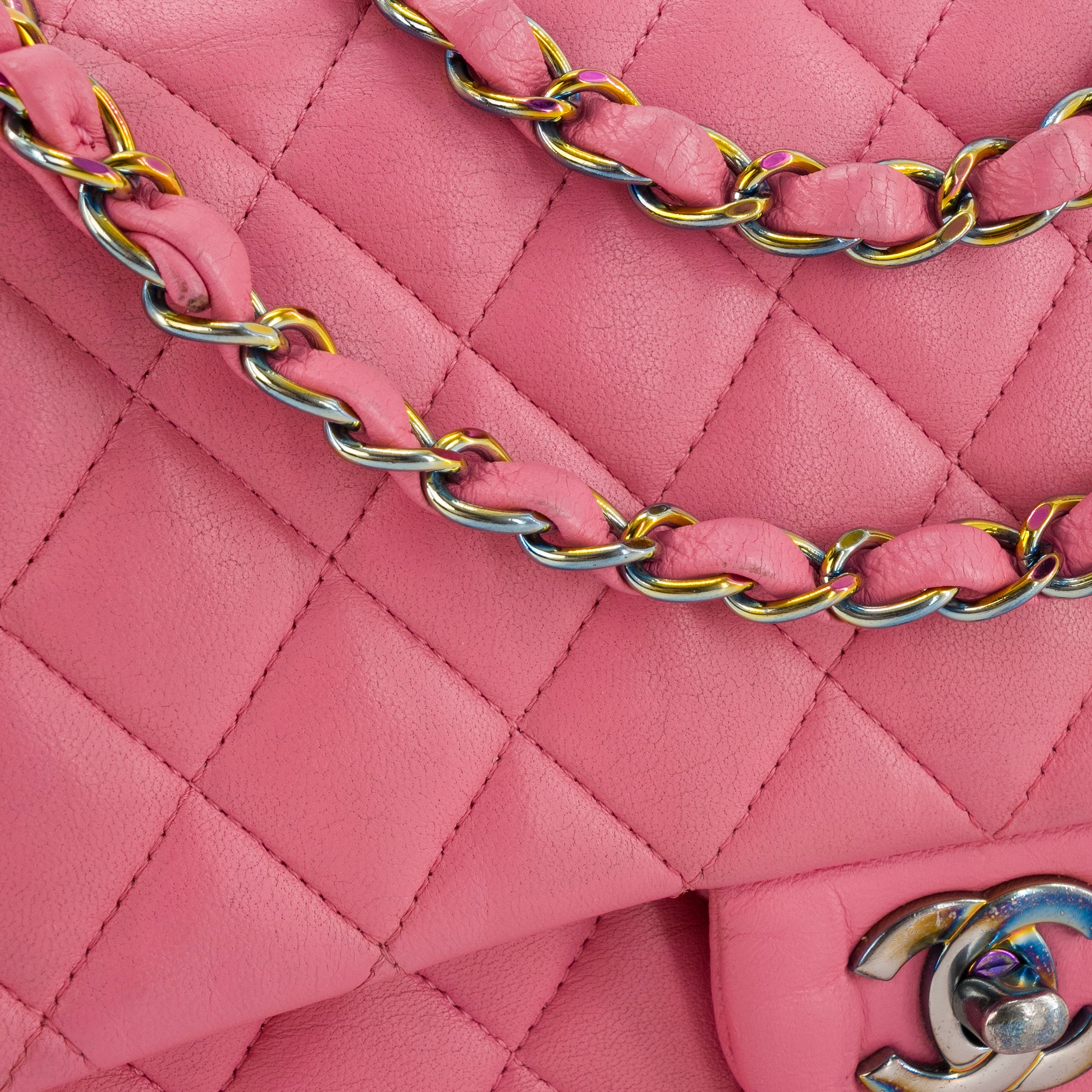 CHANEL -  Sac à main Classique/Timeless 11.12 Chanel en cuir lisse rose édition limitée Rainbow