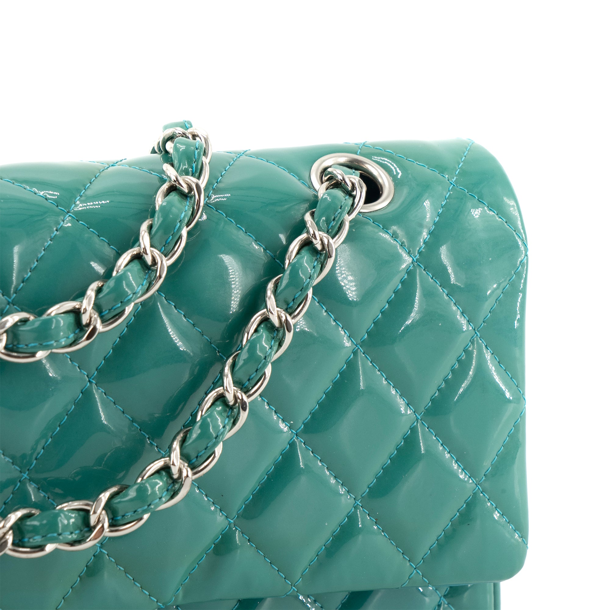 CHANEL - Sac à main Classique/Timeless 11.12 Chanel en cuir verni bleu turquoise