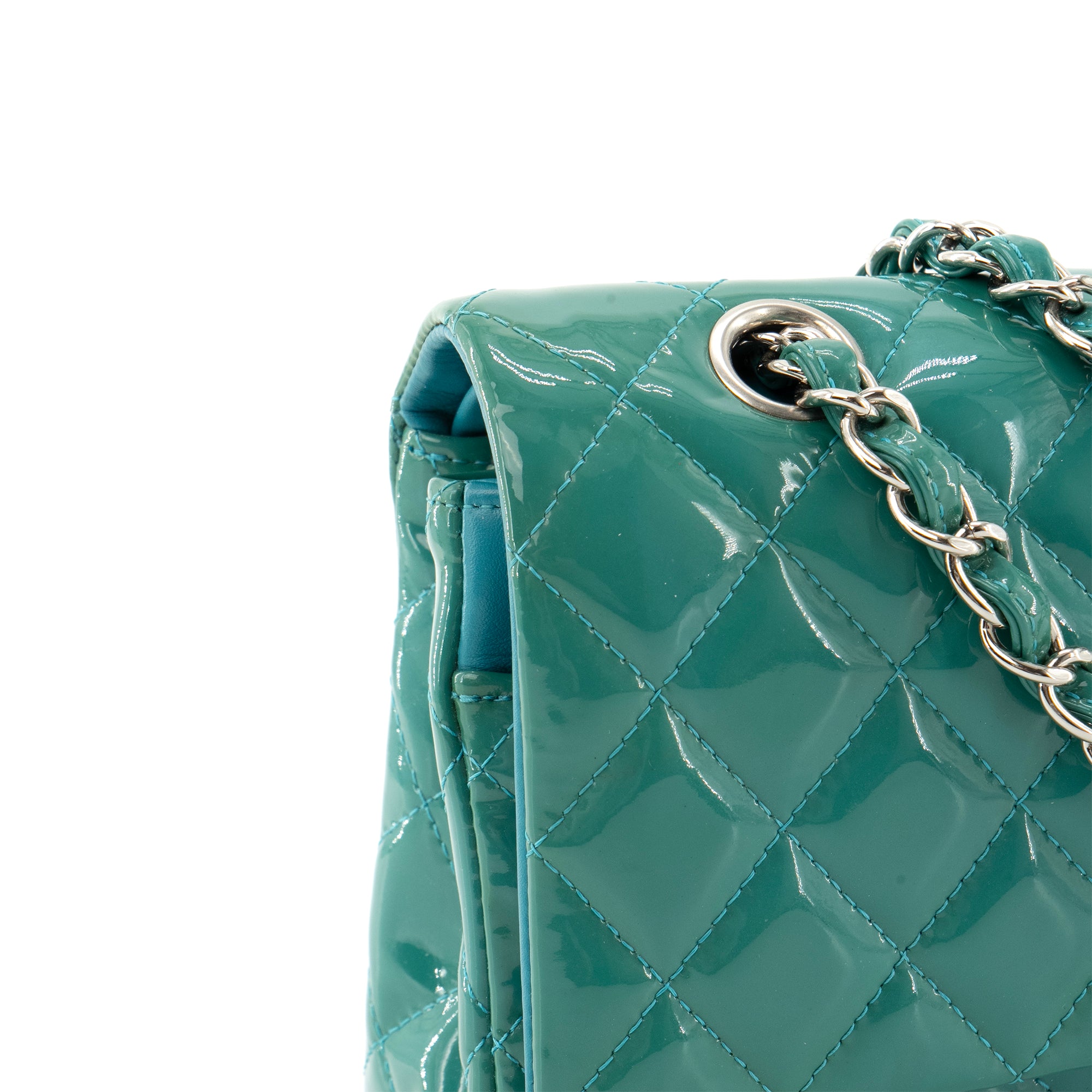 CHANEL - Sac à main Classique/Timeless 11.12 Chanel en cuir verni bleu turquoise