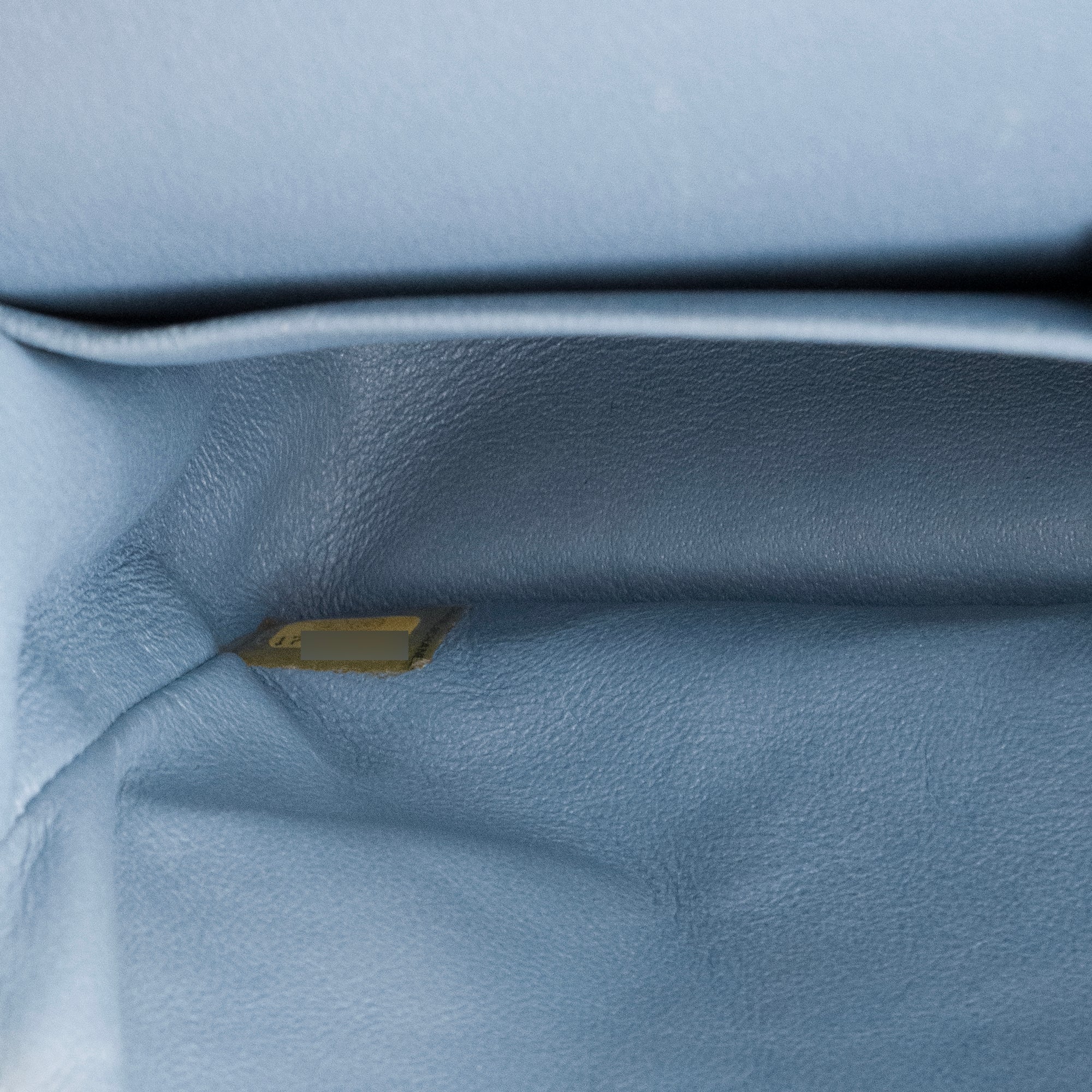 CHANEL - Sac à main Classique/Timeless 11.12 Chanel en cuir verni kaki irisé