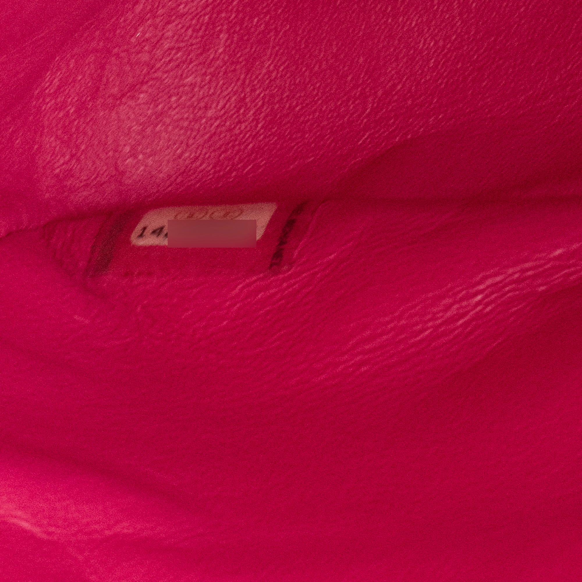 CHANEL - Sac à main Classique/Timeless 11.12 Chanel en cuir verni rose irisé