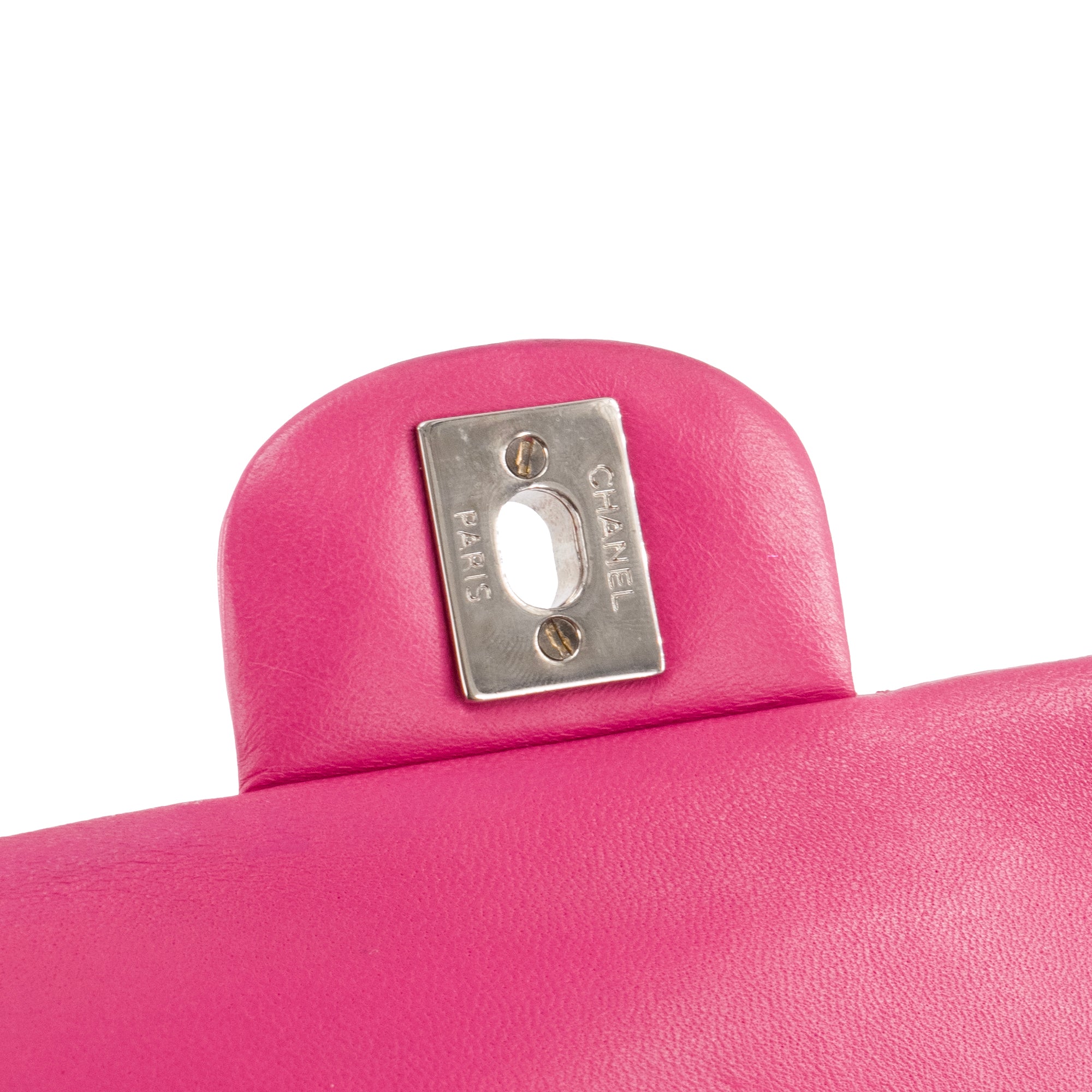 CHANEL - Sac à main Classique/Timeless 11.12 Chanel en cuir verni rose irisé