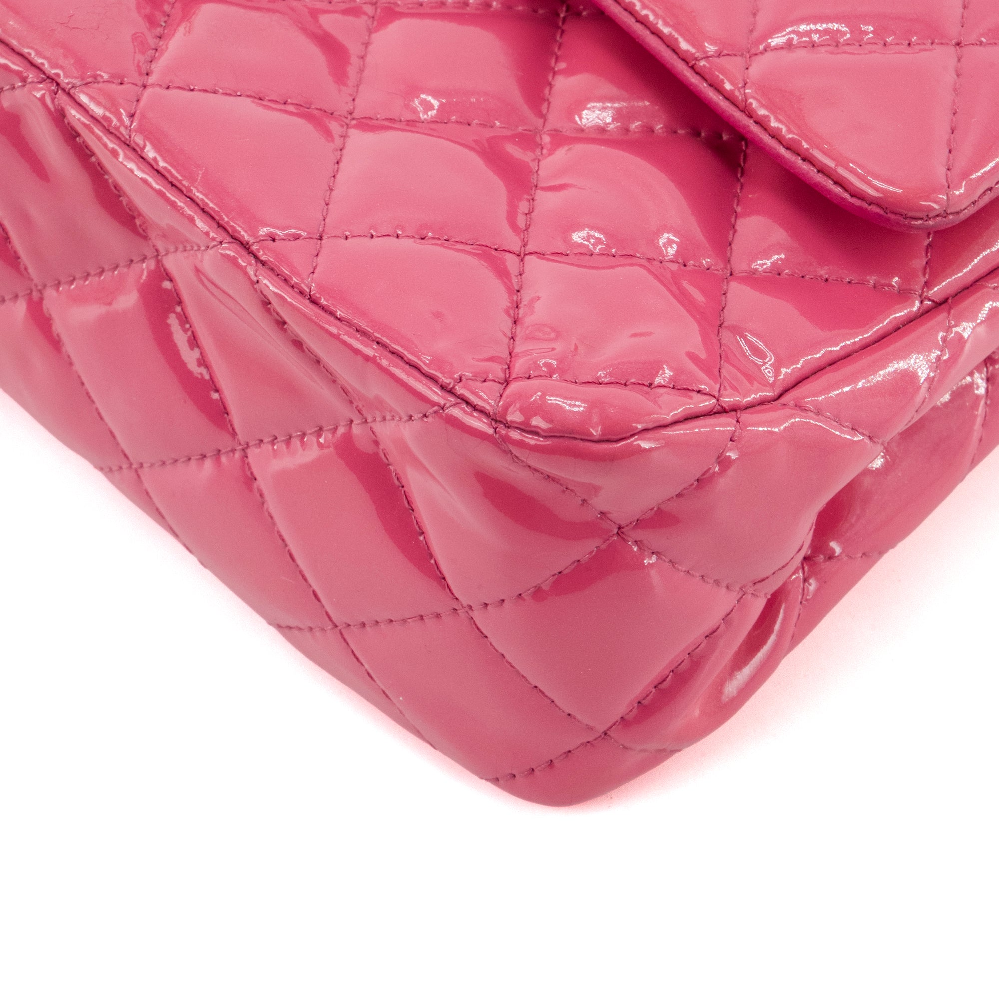 CHANEL - Sac à main Classique/Timeless 11.12 Chanel en cuir verni rose irisé