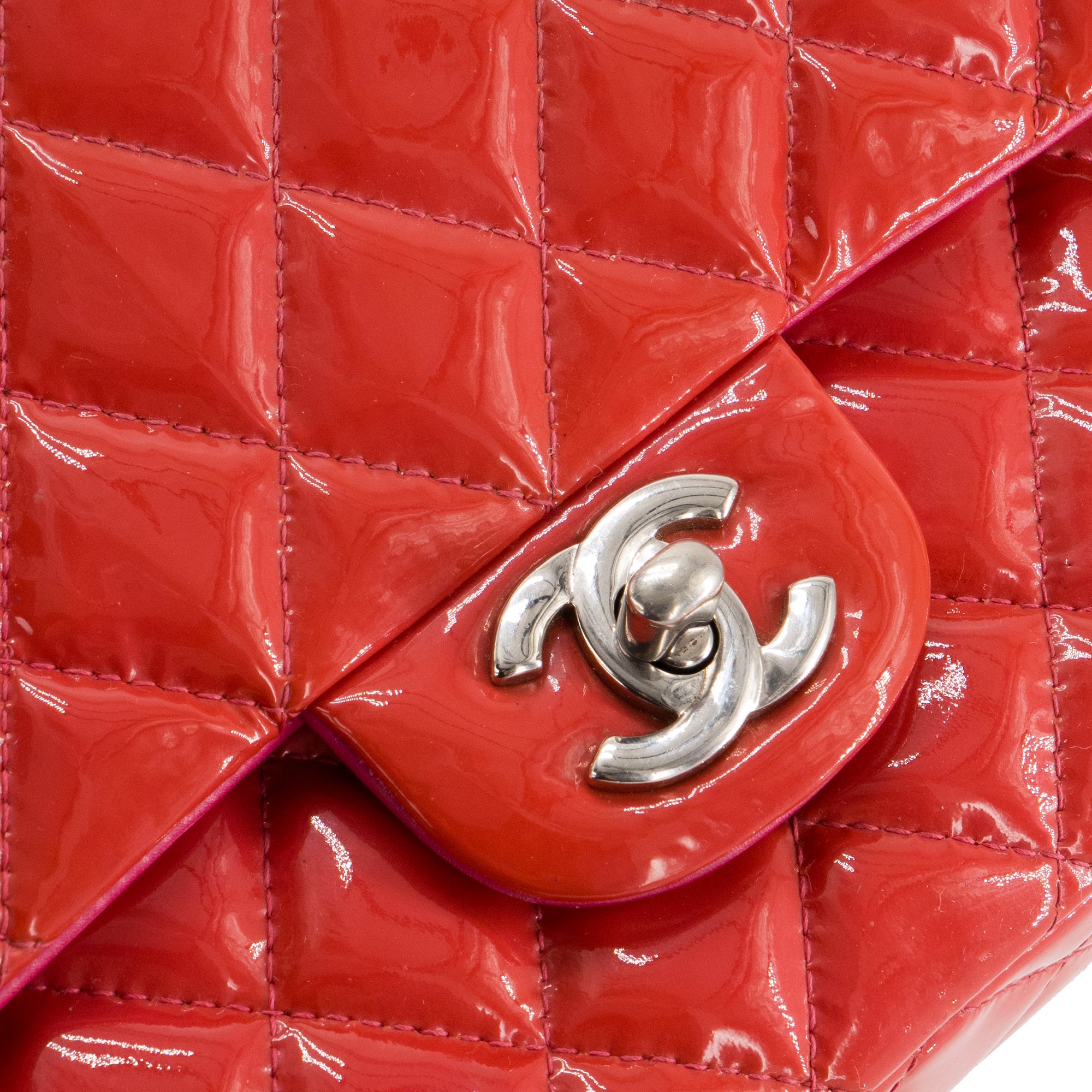 CHANEL - Sac à main Classique/Timeless 11.12 Chanel en cuir verni rose