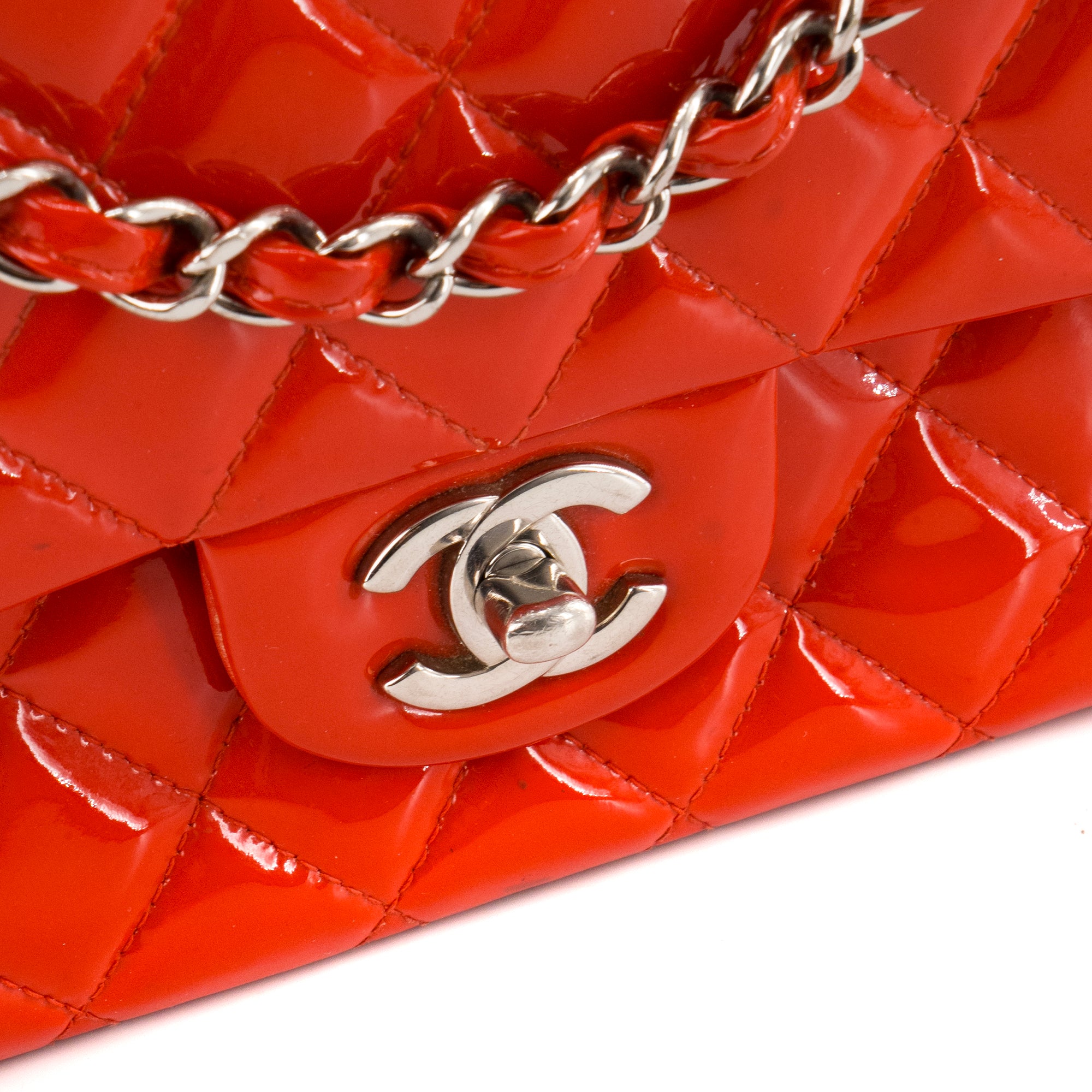 CHANEL - Sac à main Classique/Timeless 11.12 Chanel en cuir verni rouge