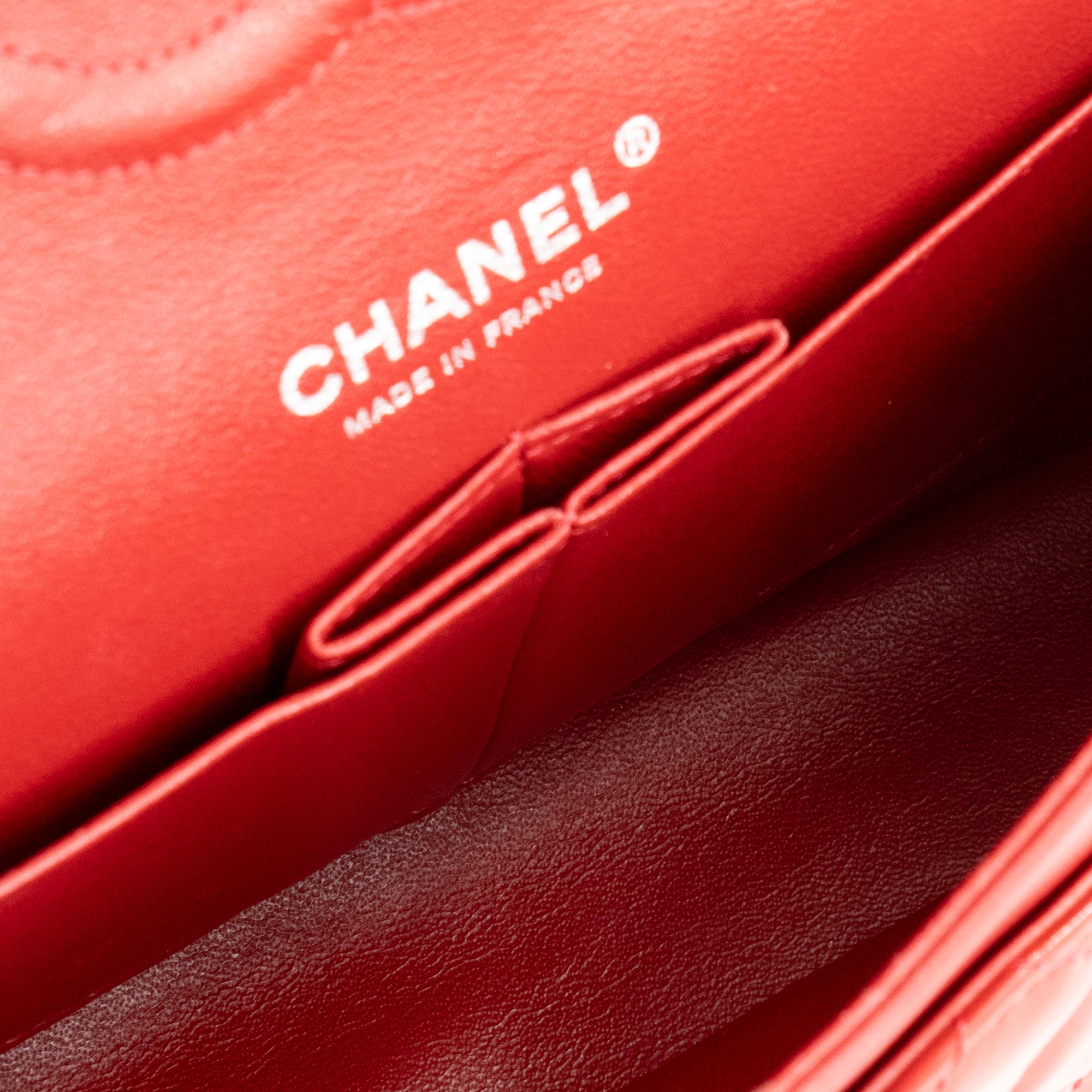 CHANEL - Sac à main Classique/Timeless 11.12 Chanel en cuir verni rouge