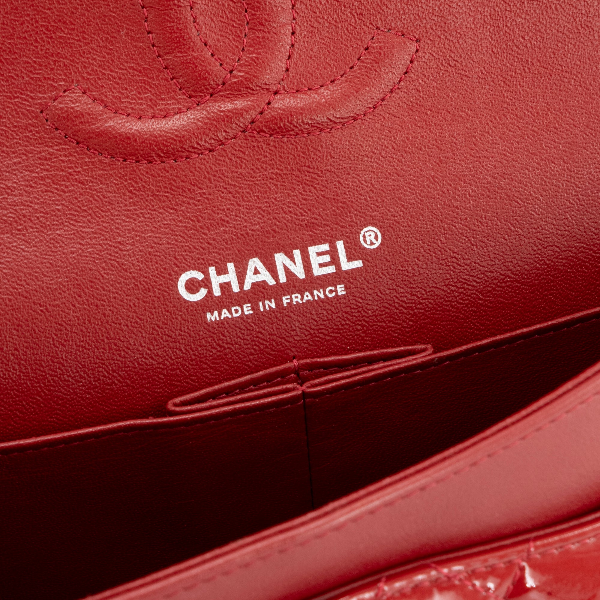 CHANEL - Sac à main Classique/Timeless 11.12 Chanel en cuir verni rouge