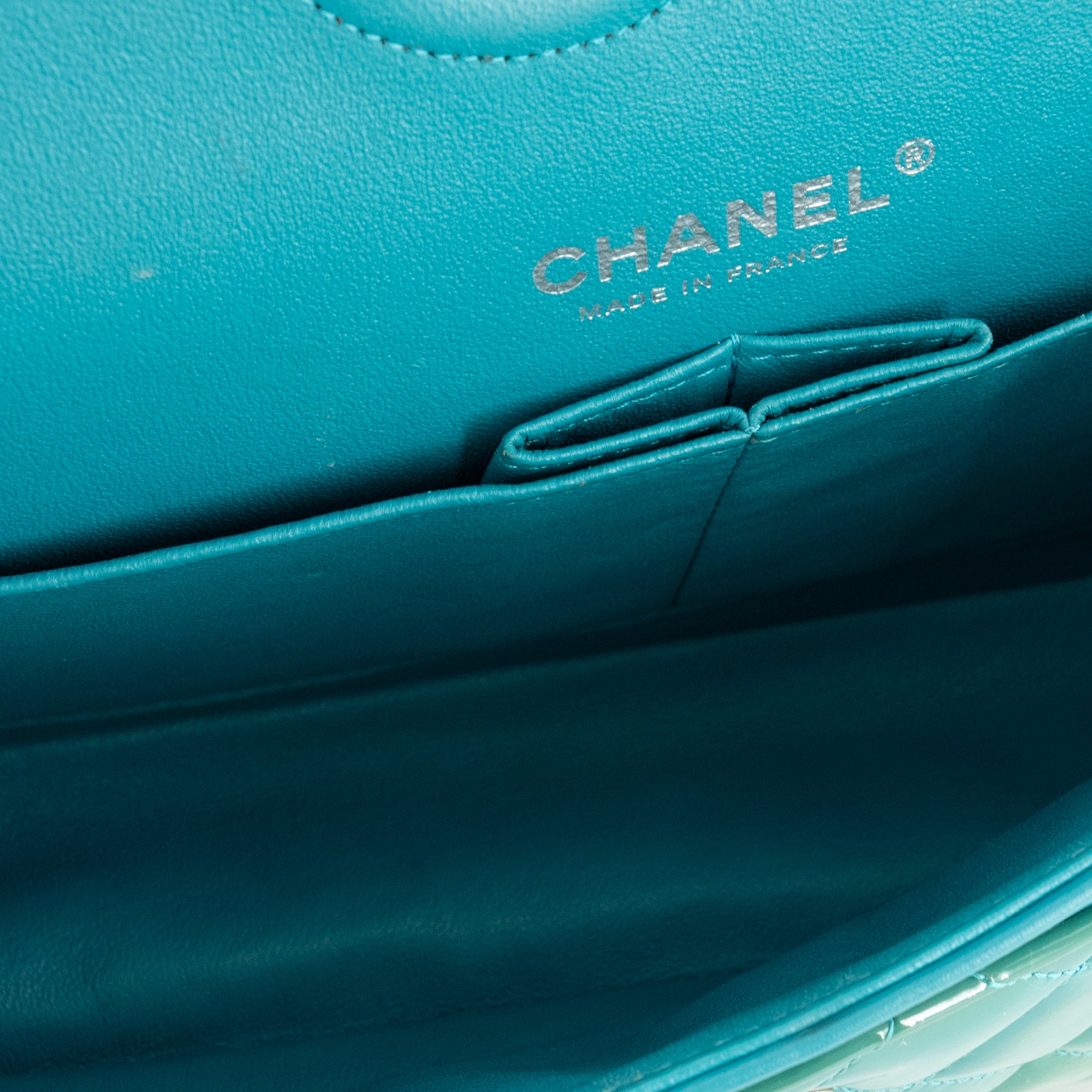CHANEL - Sac à main Classique/Timeless 11.12 Chanel en cuir verni vert
