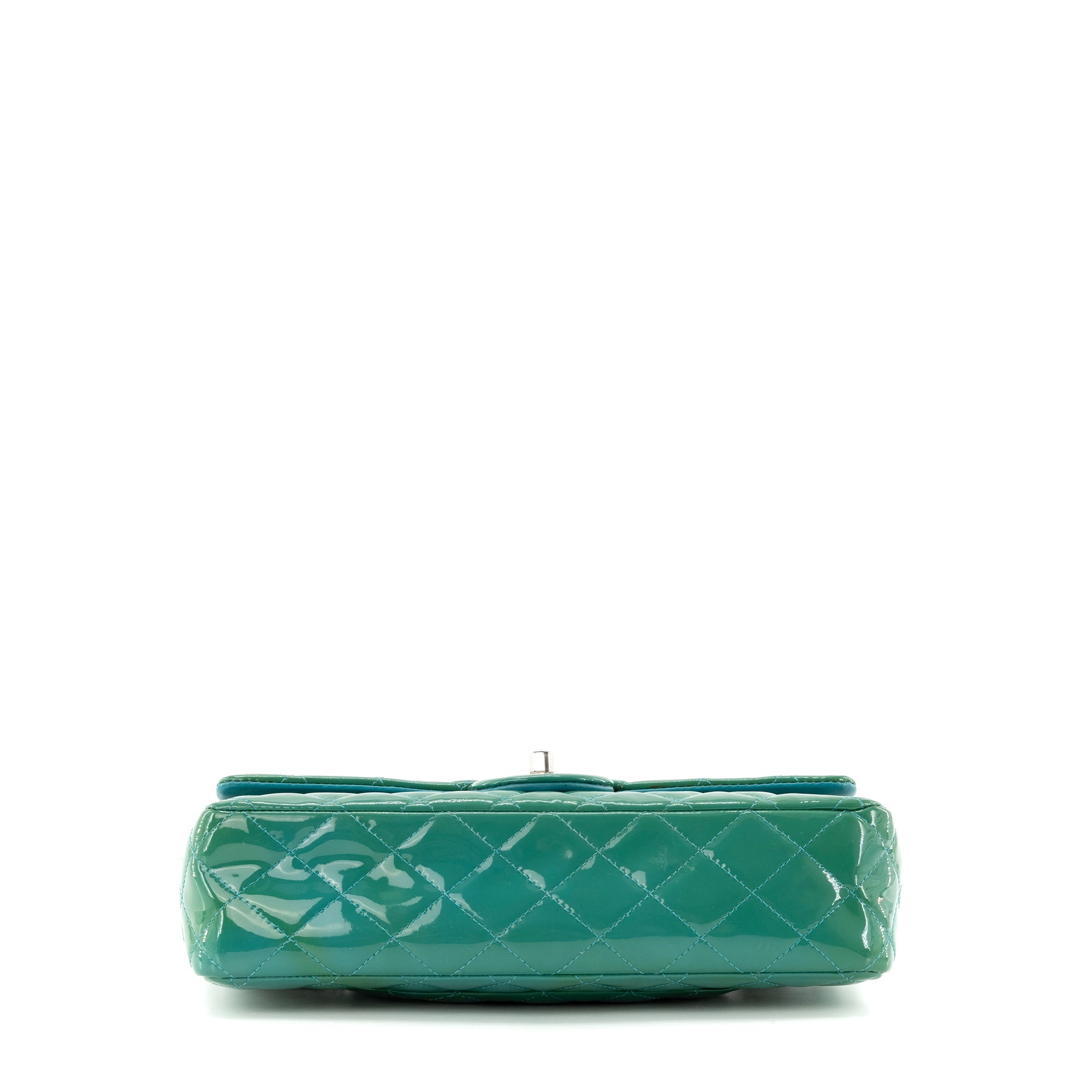 CHANEL - Sac à main Classique/Timeless 11.12 Chanel en cuir verni vert