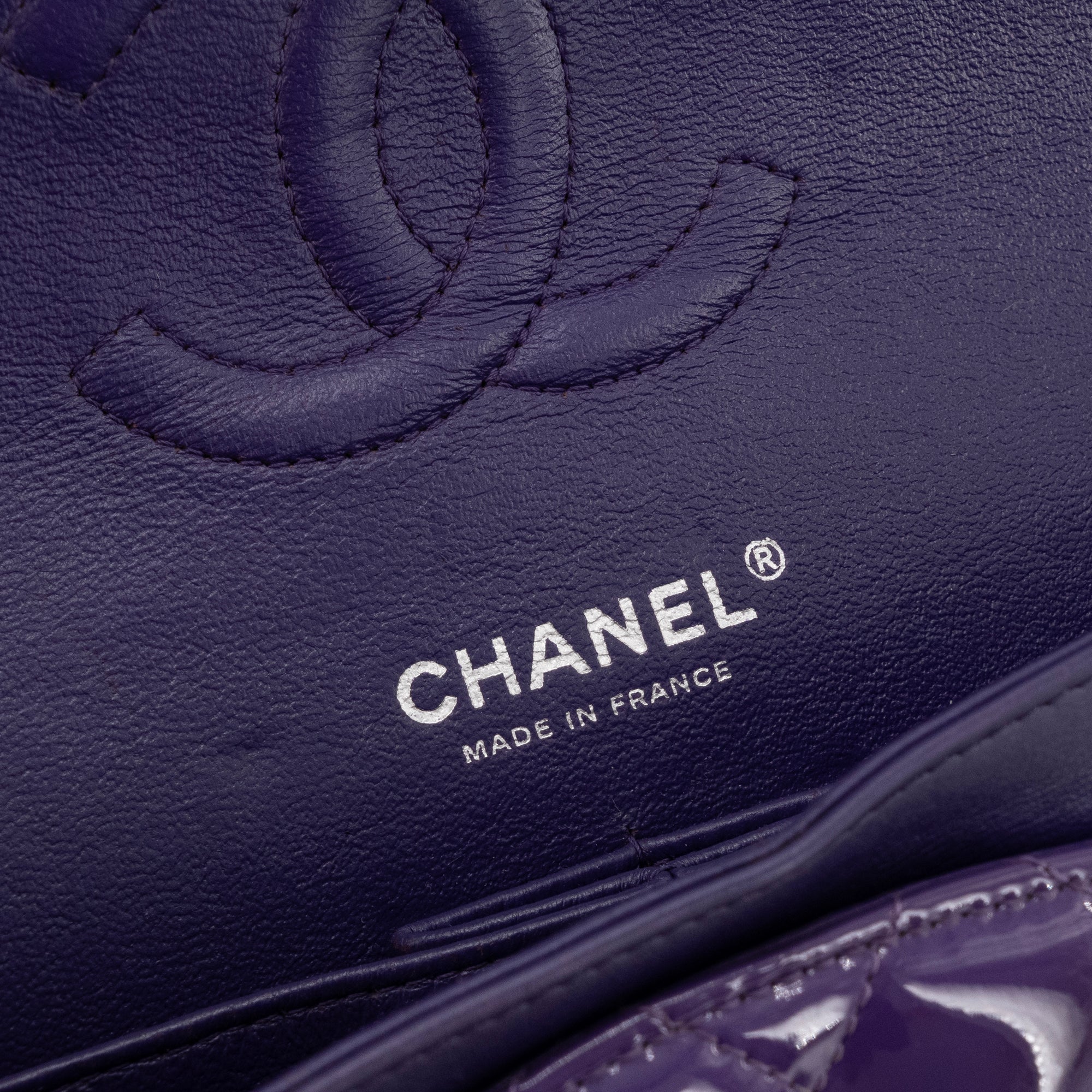 CHANEL - Sac à main Classique/Timeless 11.12 Chanel en cuir verni violet