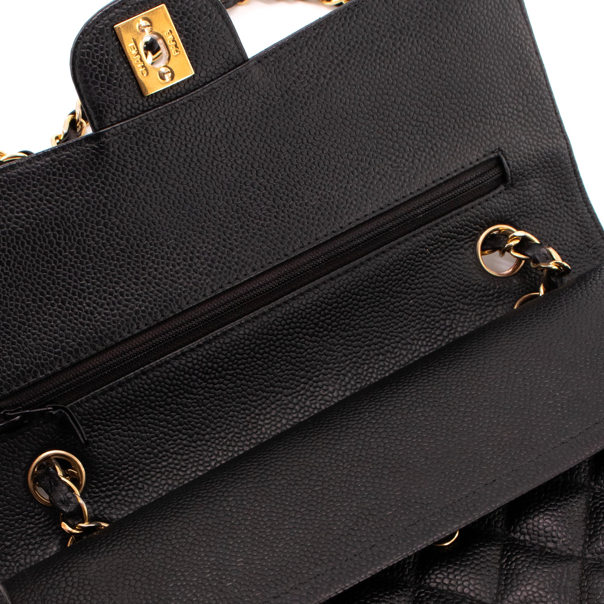 CHANEL - Sac à main Classique/Timeless Chanel en cuir caviar noir vintage