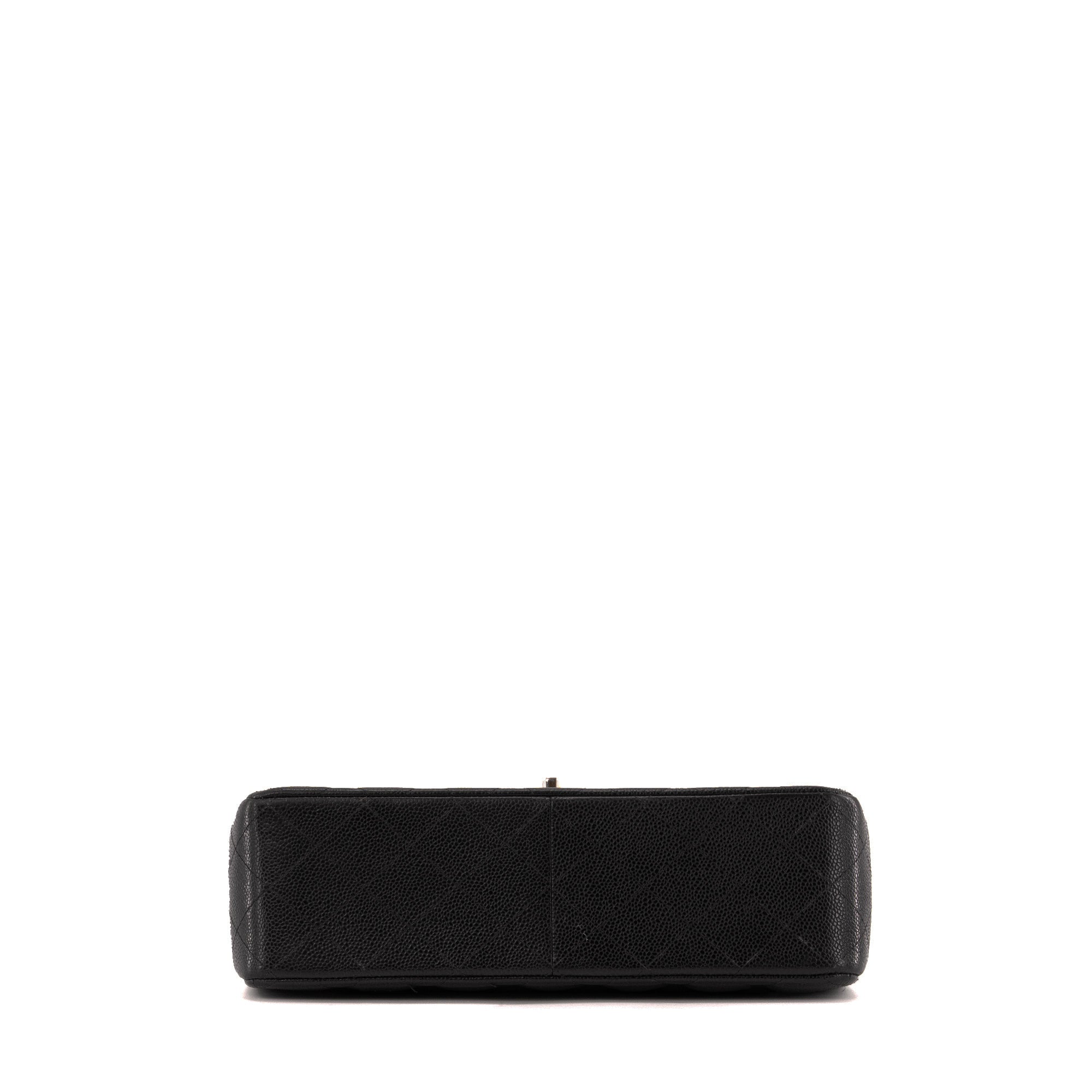 CHANEL - Sac à bandoulière Classique/Timeless Jumbo Chanel en cuir caviar noir