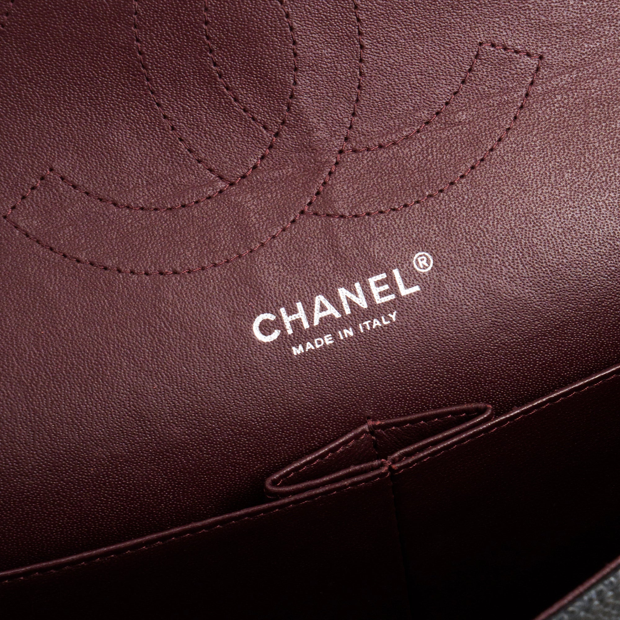 CHANEL - Sac à main Classique/Timeless Jumbo Chanel en cuir caviar noir