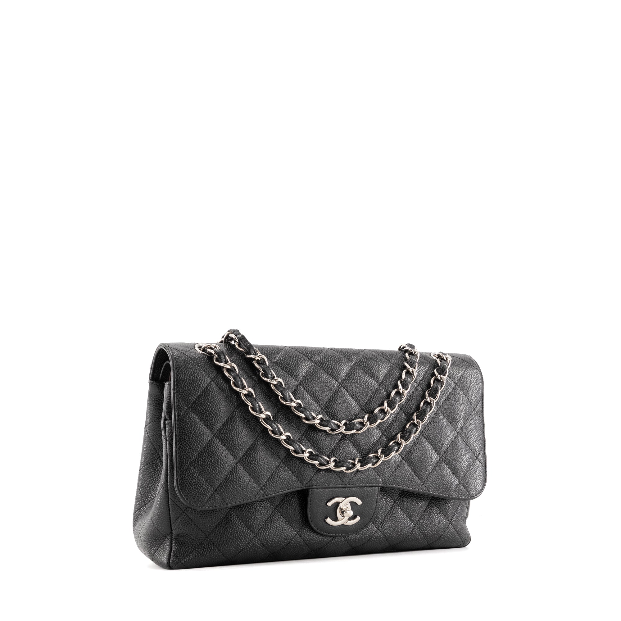 CHANEL - Sac à bandoulière Classique/Timeless Jumbo Chanel en cuir caviar noir