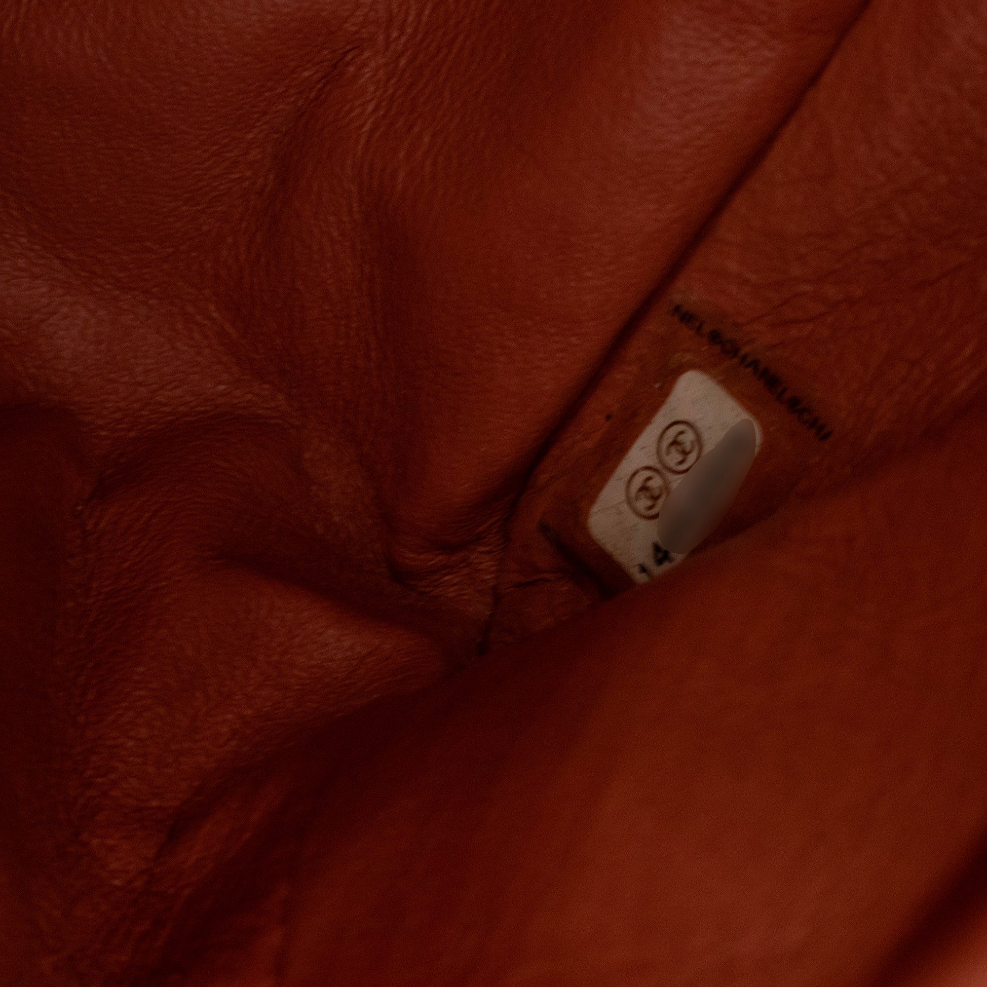 CHANEL - Sac à main Classique/Timeless Jumbo Chanel en cuir verni orange
