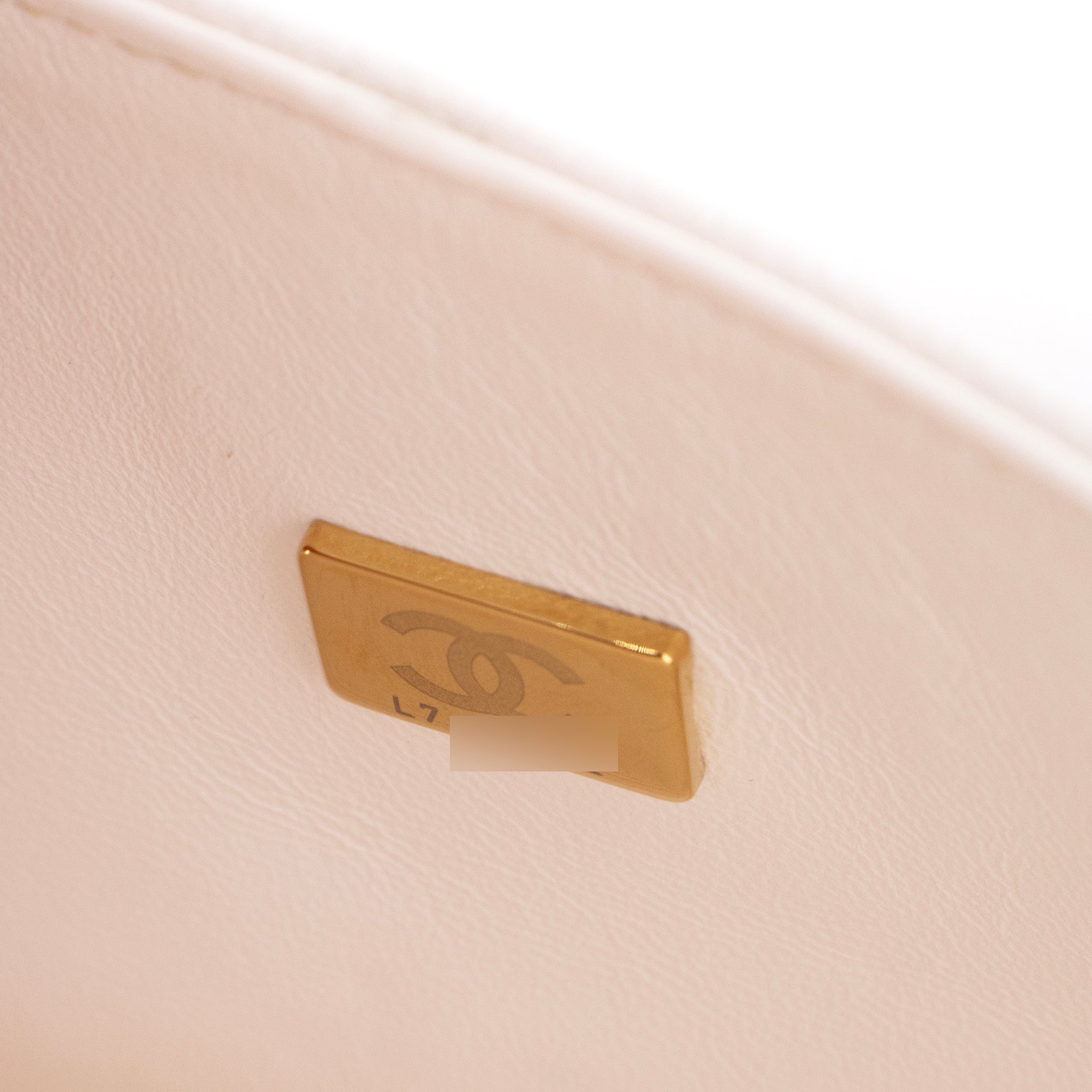 CHANEL - Sac à main Classique/Timeless small Chanel en cuir caviar blanc