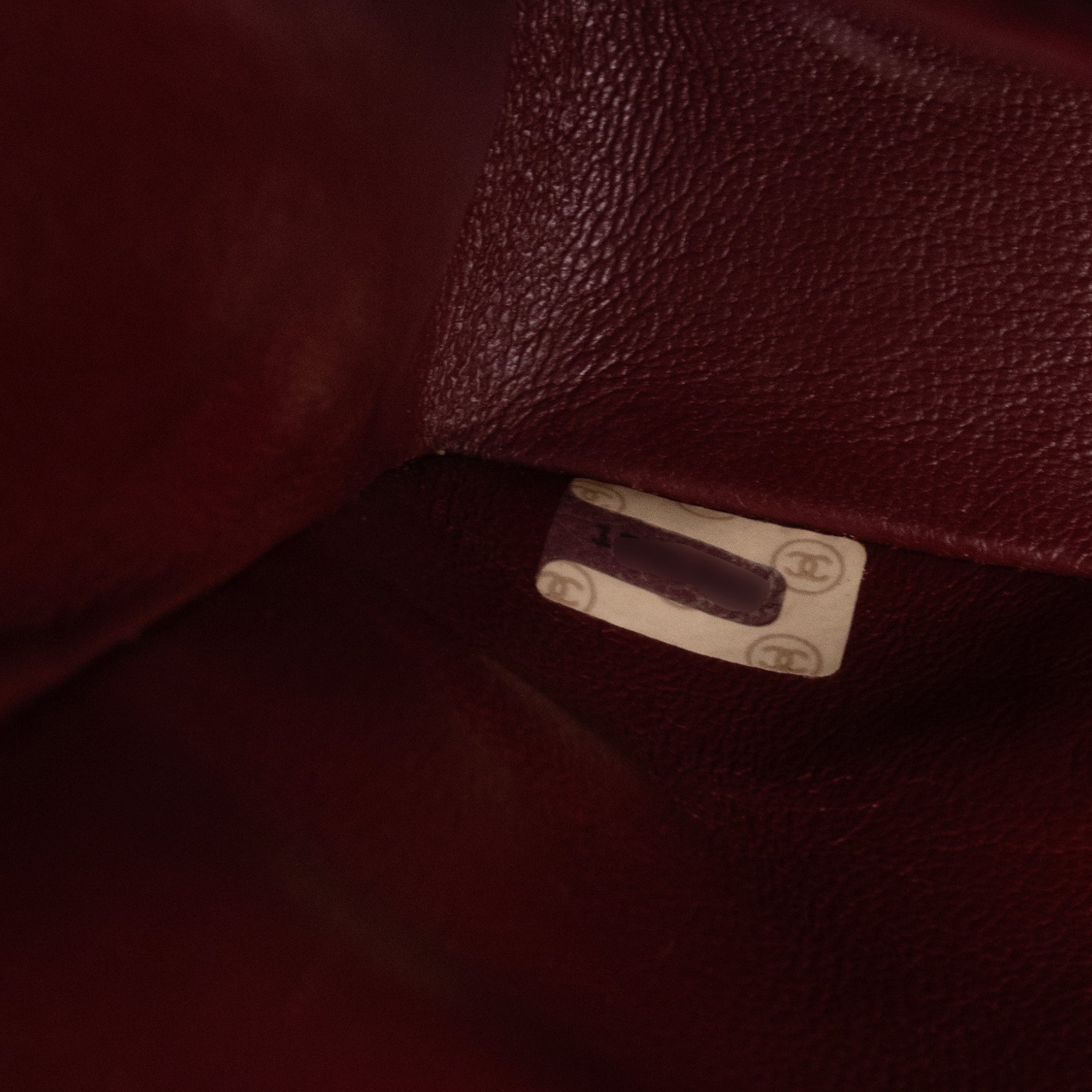 CHANEL - Sac à main Classique/Timeless small Chanel en cuir lisse noir vintage