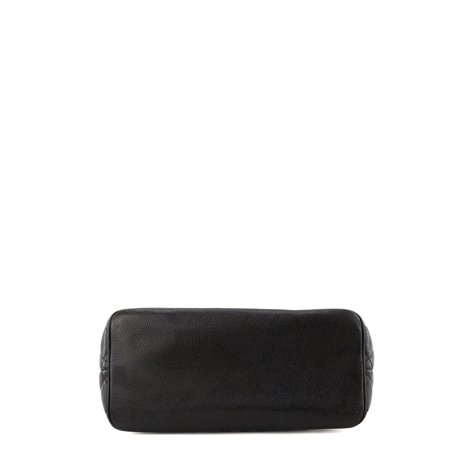 CHANEL - Sac à main Medaillon Chanel en cuir caviar noir
