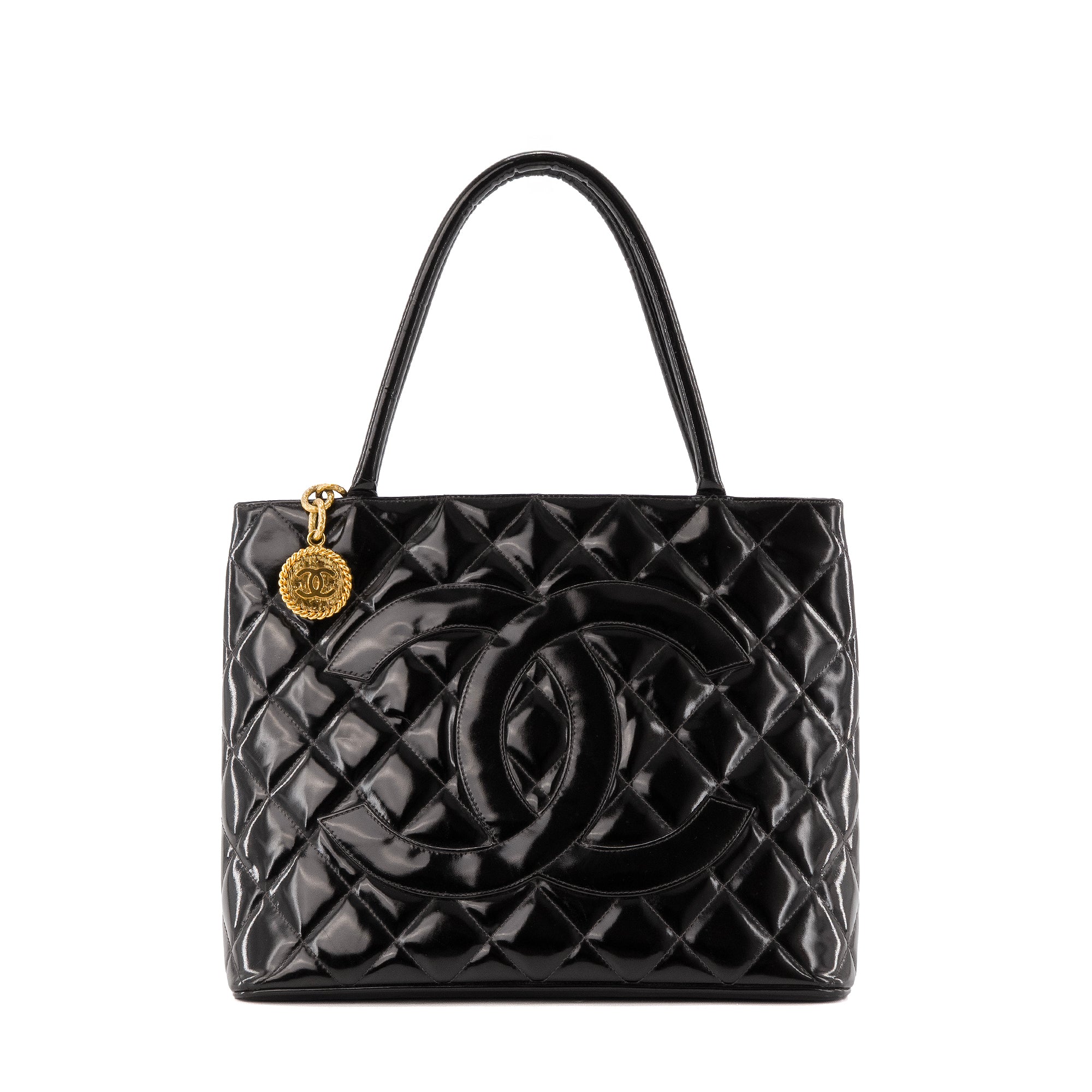 CHANEL - Sac à main Medaillon Chanel en cuir verni noir vintage