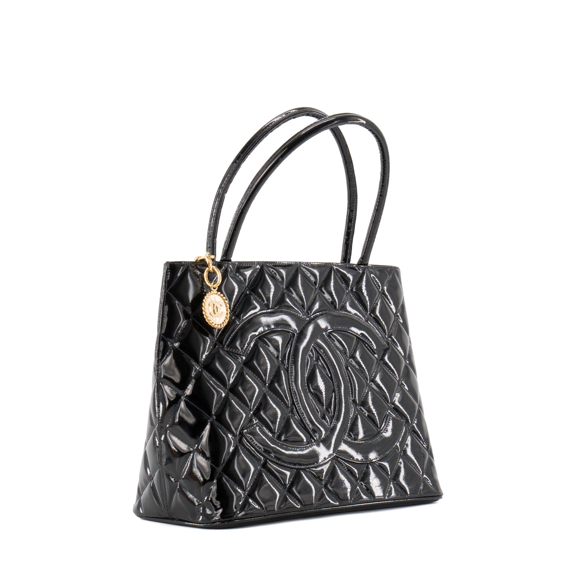 CHANEL - Sac à main Medaillon Chanel en cuir verni noir vintage